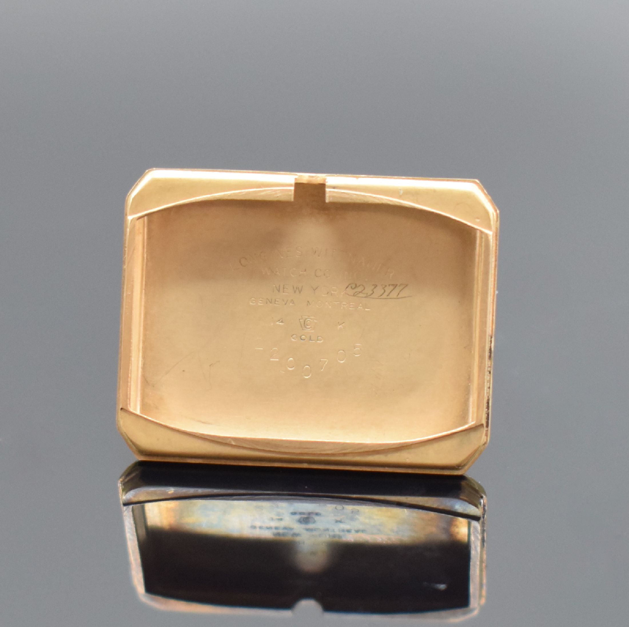 Detail d: Longines Armbanduhr in GG 585/000, Schweiz/USA um 1950, Handaufzug, Boden aufgedr., silb. Zifferbl. altersb. pat./fl., gold. Std.-Ind. & Zeiger, kl. ...