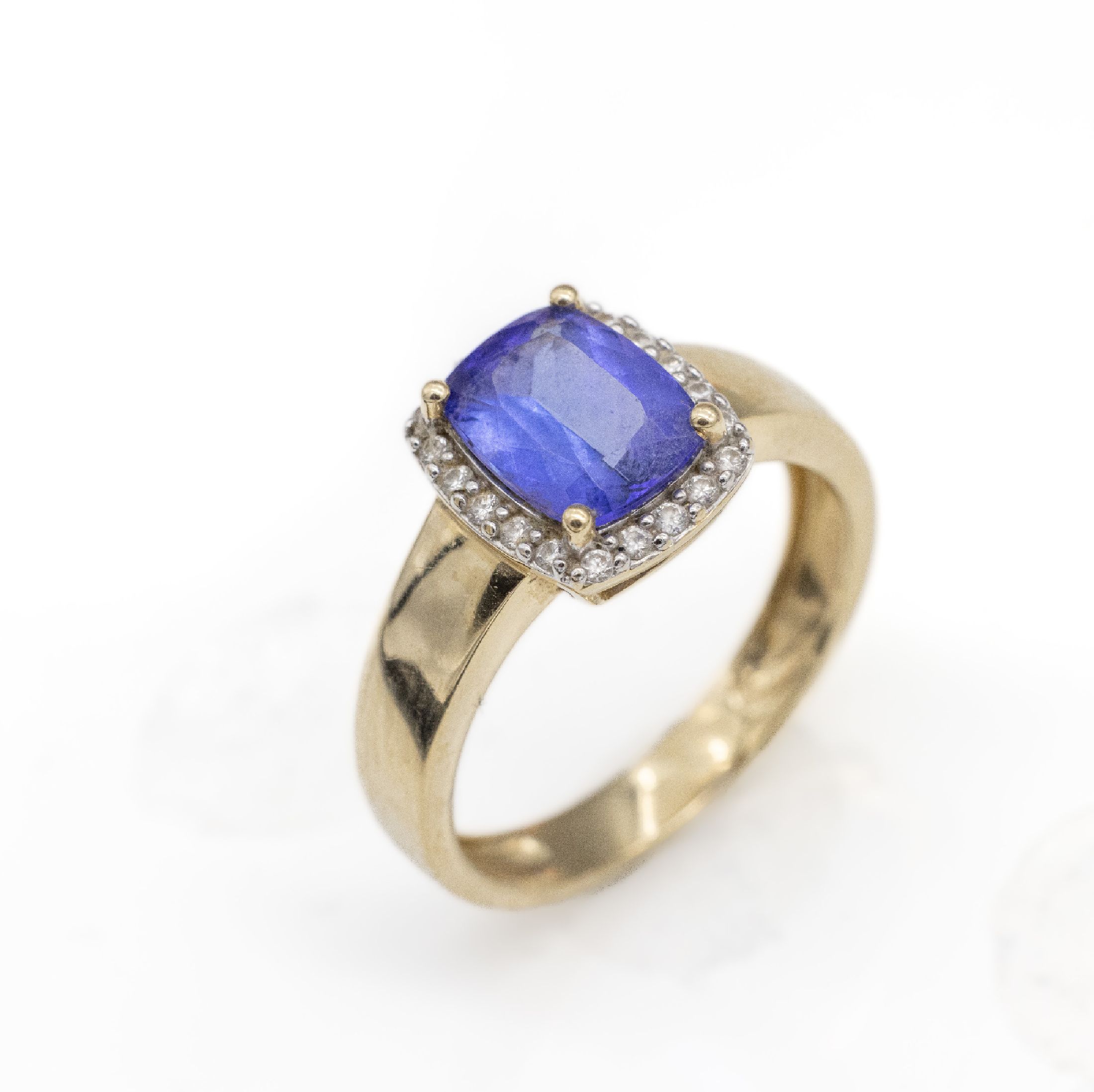 14 kt Gold Tansanit-Diamant-Ring, GG/WG 585/000, 1 Tansanit ca. 1.20 ct, Diamanten zus. ca. 0.20 ct Weiß/si, RW 57
