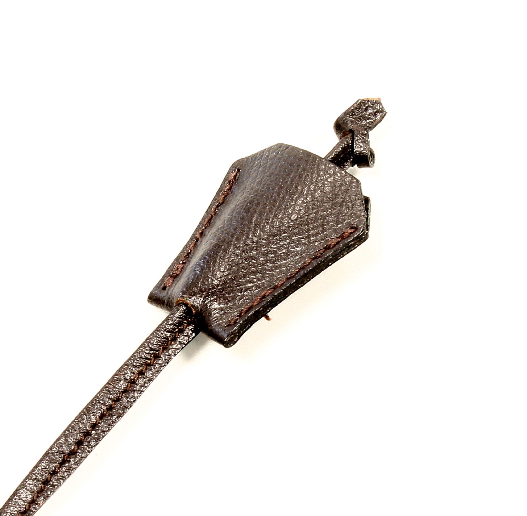 Detail c: HERMES Kelly Bag, dunkelbraunes Leder, goldfarb. Hardware, Tragehenkel, Überschlag mit Verschlußgürtel, großes Hauptfach mit ...