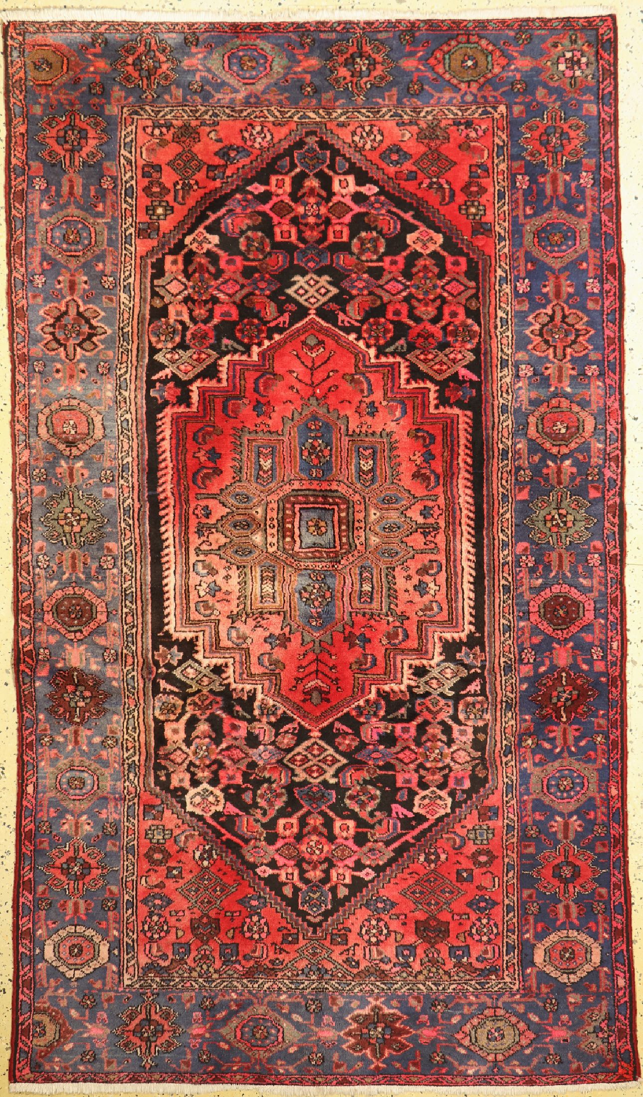 Gholtogh, Persien, ca. 50 Jahre, Wolle auf Baumwolle, ca. 220 x 130 cm, verfärbt, EHZ: 2