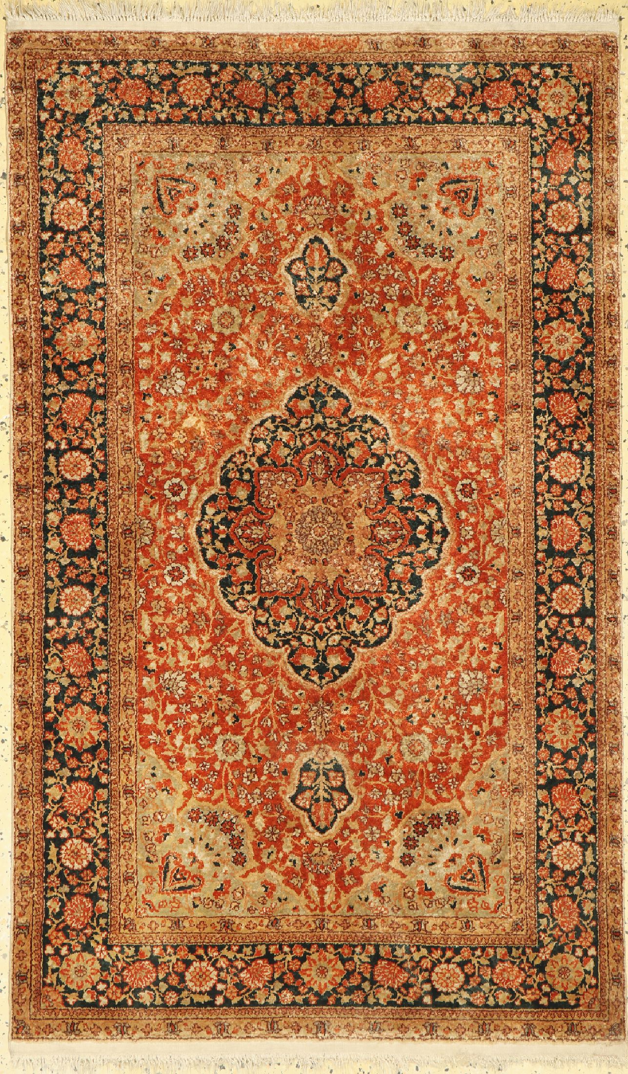Ghom Seide, Ägypten, ca. 40 Jahre, reine Naturseide, ca. 156 x 95 cm, EHZ: 1-2