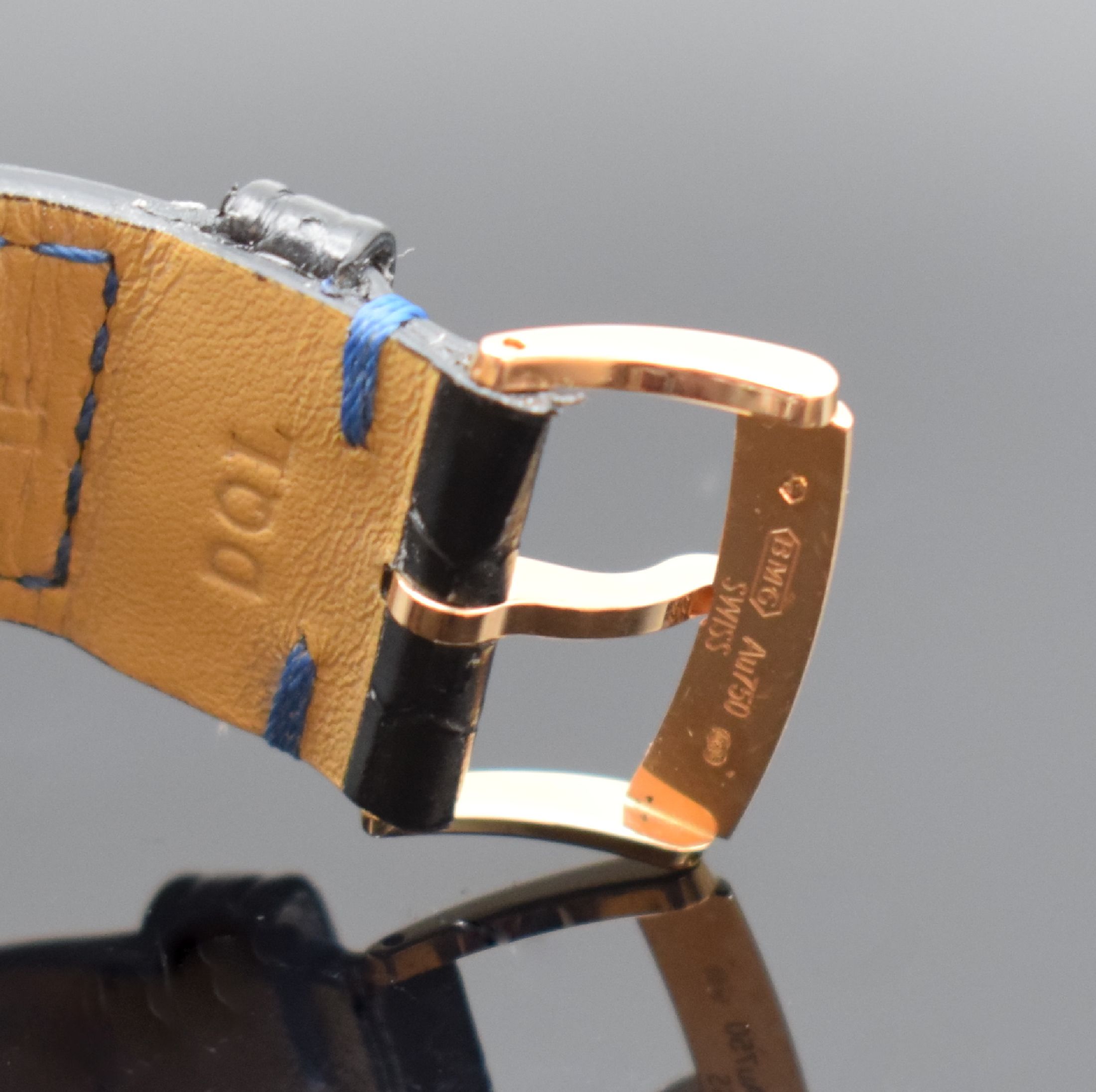 Detail c: BAUME & MERCIER Clifton Baumatic Herrenarmbanduhr mit ewigem Kalender in RG 750/000 Referenz M0A10470, Schweiz um 2019, Automatik, schweres, beids. ...