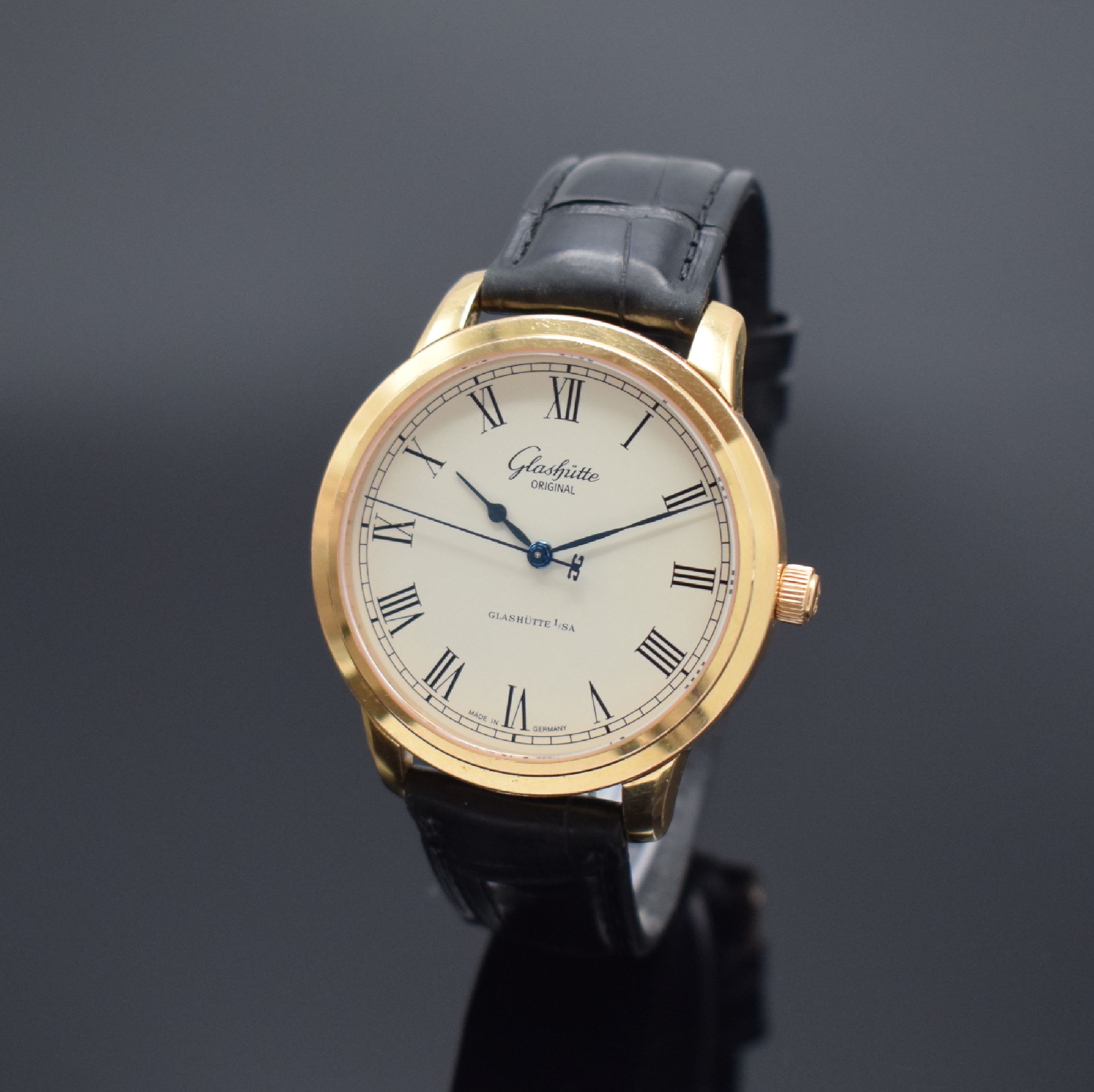 GLASHÜTTE ORIGINAL Senator Herrenarmbanduhr in RoseG 750/000 Referenz 39-59-01-05-04, Deutschland um 2013, Automatik, großes beids. vergl. Geh., ...