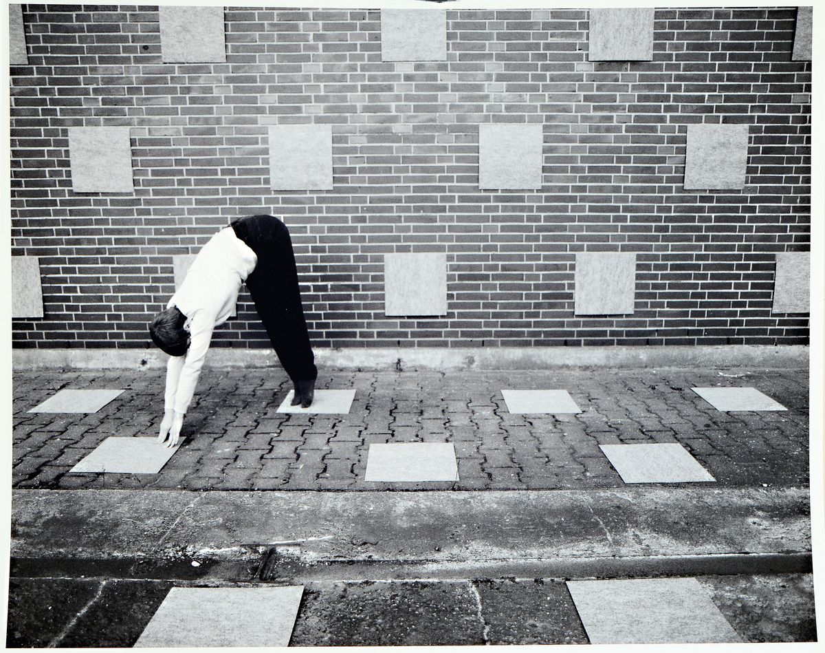 Johanna Jaeger, geb. 1985 6 Fotografien aus 2010, jeweils handsigniert auf der Rückseite, aus 2012, Blattgr. je 37.4 x 30.1 cm