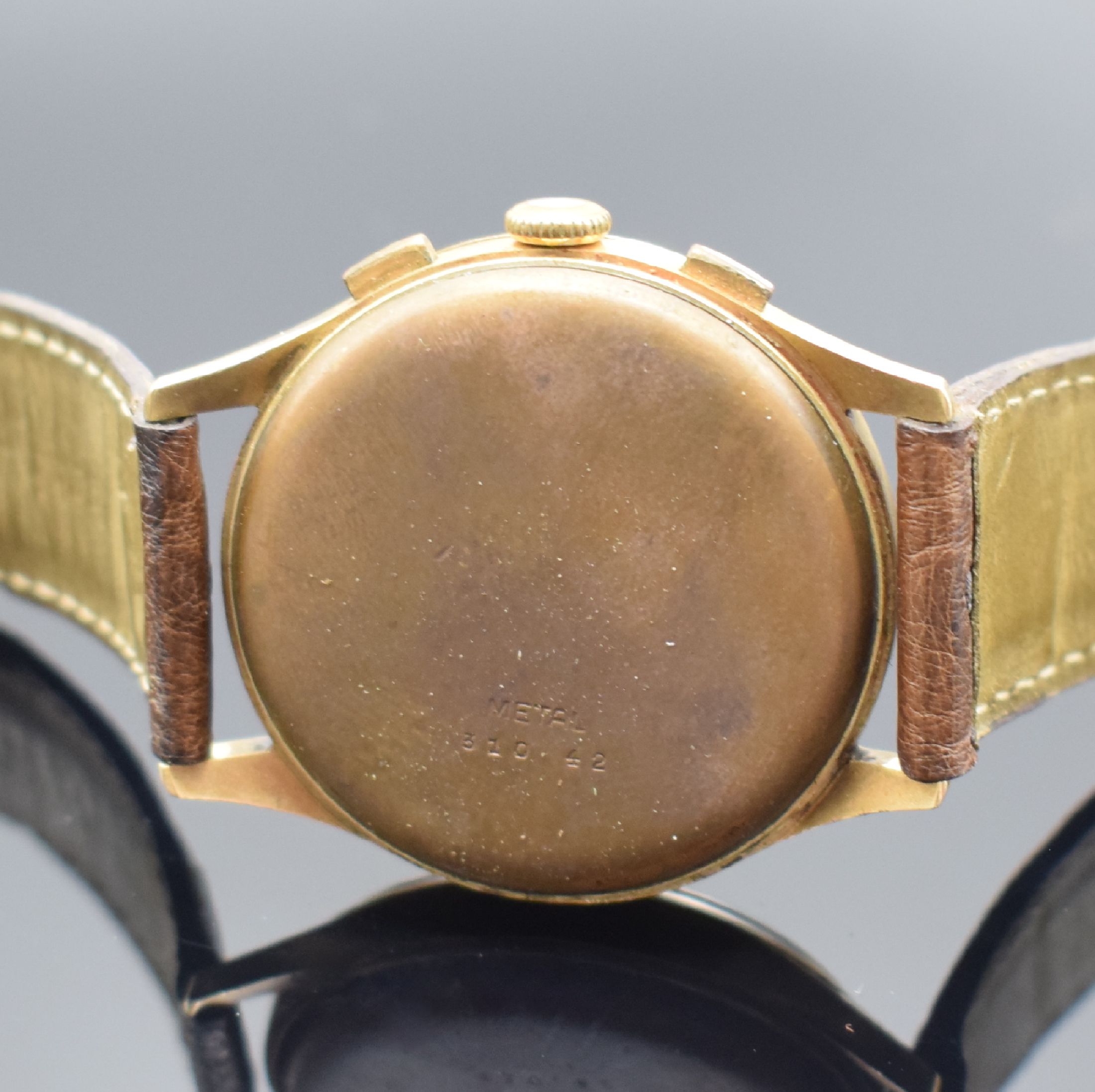 Detail d: AERO Armbandchronograph in GG 585/000, Schweiz um 1950, Handaufzug, 4-teil. Geh., Boden, Glasrand & Metallcuv. aufgedr., silb. Zifferbl. m. aufges. ...