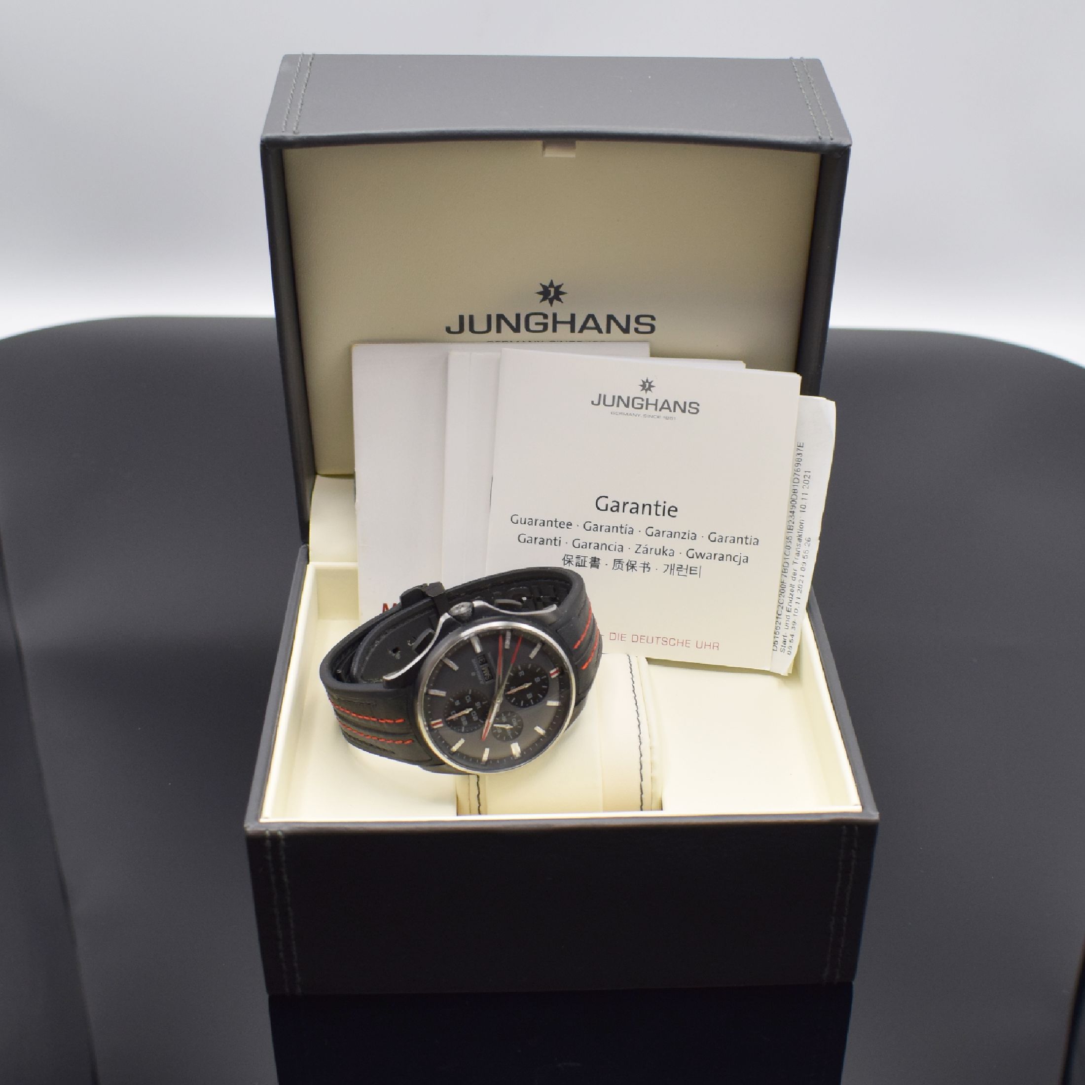 Detail e: JUNGHANS auf 888 Stück limitierter Armbandchronograph Meister S Chronoscope Referenz 027/4025.00, Automatik, PVD beschichtetes Edelstahlgeh. inkl. ...