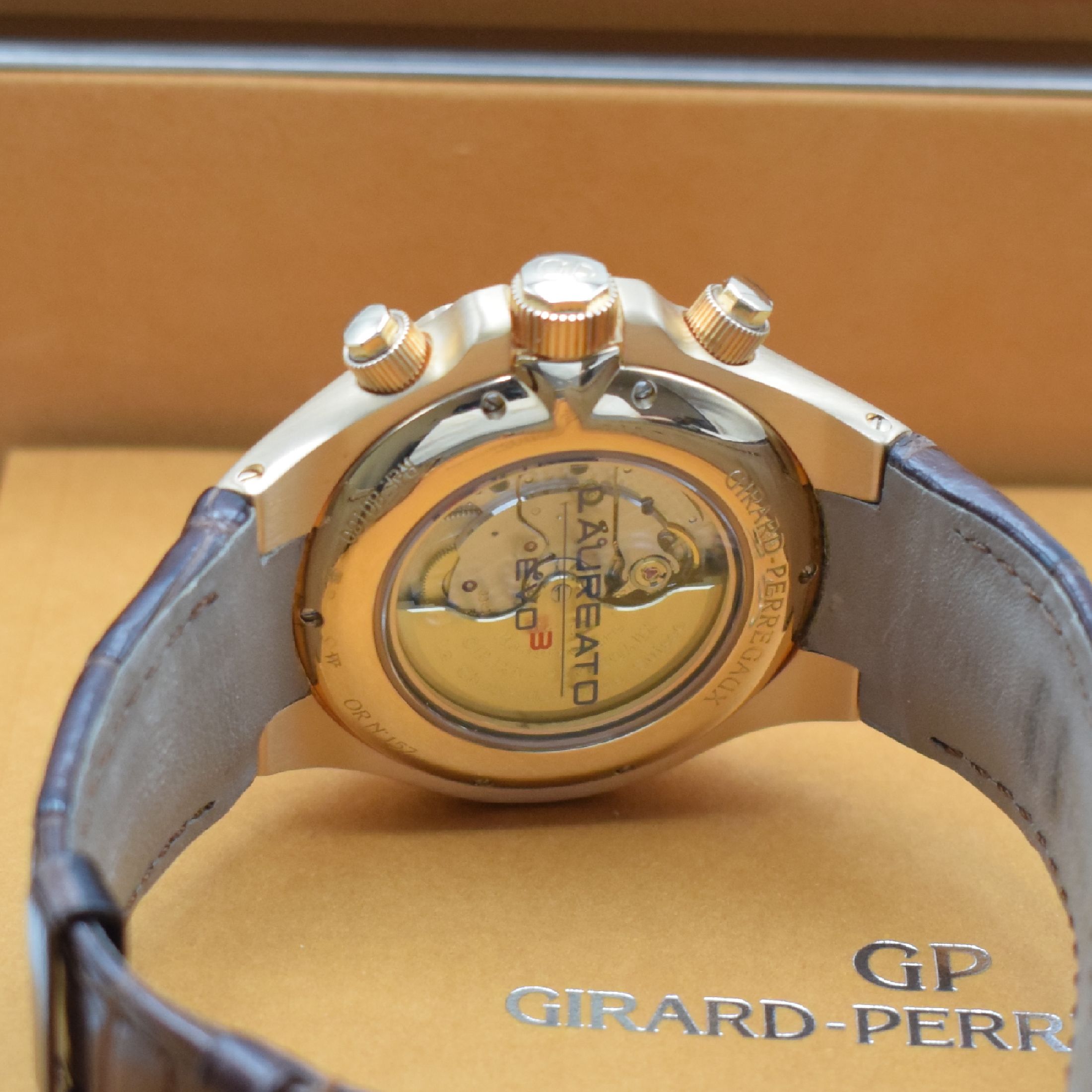 Detail e: GIRARD PERREGAUX Armbandchronograph Laureato EVO 3 in Roségold 750/000 Referenz 80180, Automatik, 3-teil. Geh. inkl. orig. Lederband m. orig. ...