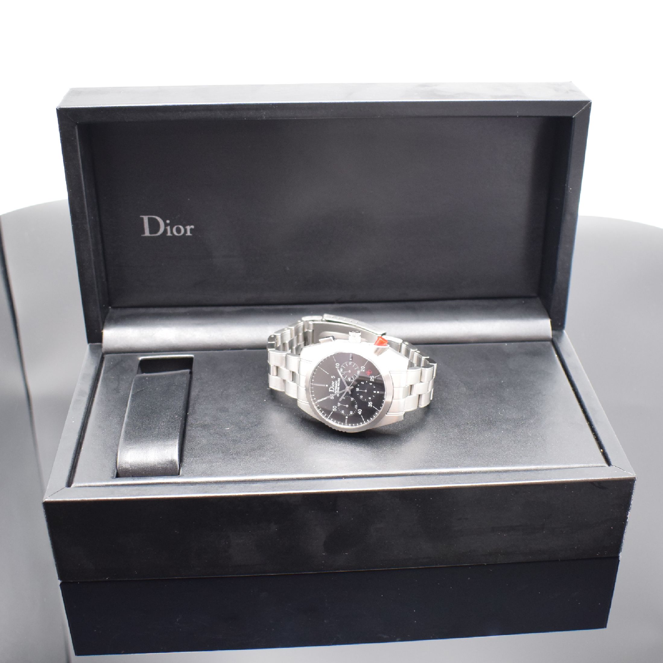 Detail f: DIOR Armbandchronograph Chiffre Rouge Referenz A02, Automatik, Schweiz um 2013, Edelstahlgeh. inkl. Gliederband m. Faltschl., beids. vergl., Boden ...