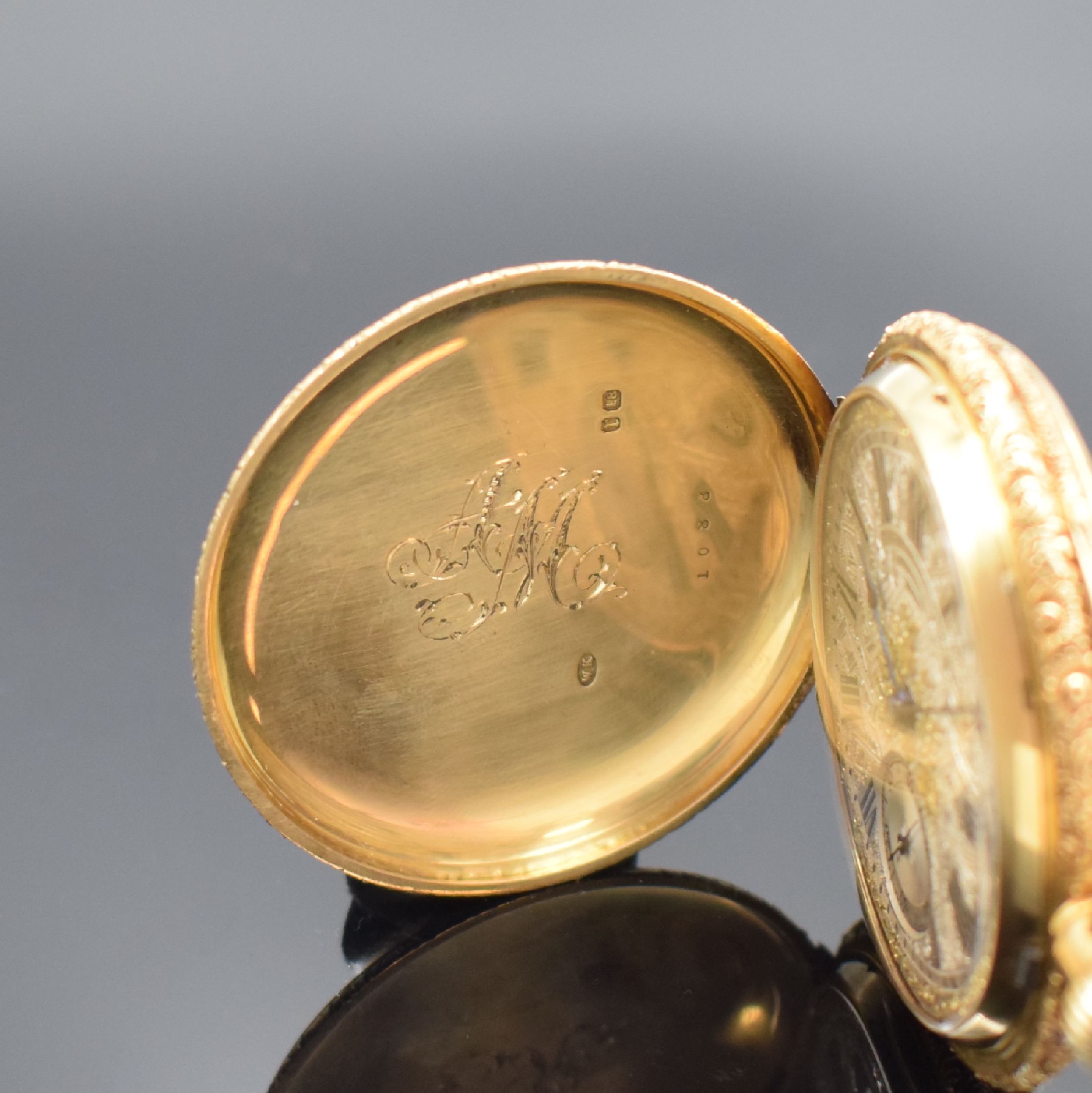 Detail a: TURPIN BROTHERS schwere Herrensavonette in GG 750/000, England Hallmark London 1872, guill. 3-Deckel Goldgeh., tief-grav. Rand, Monogramm-grav. im ...