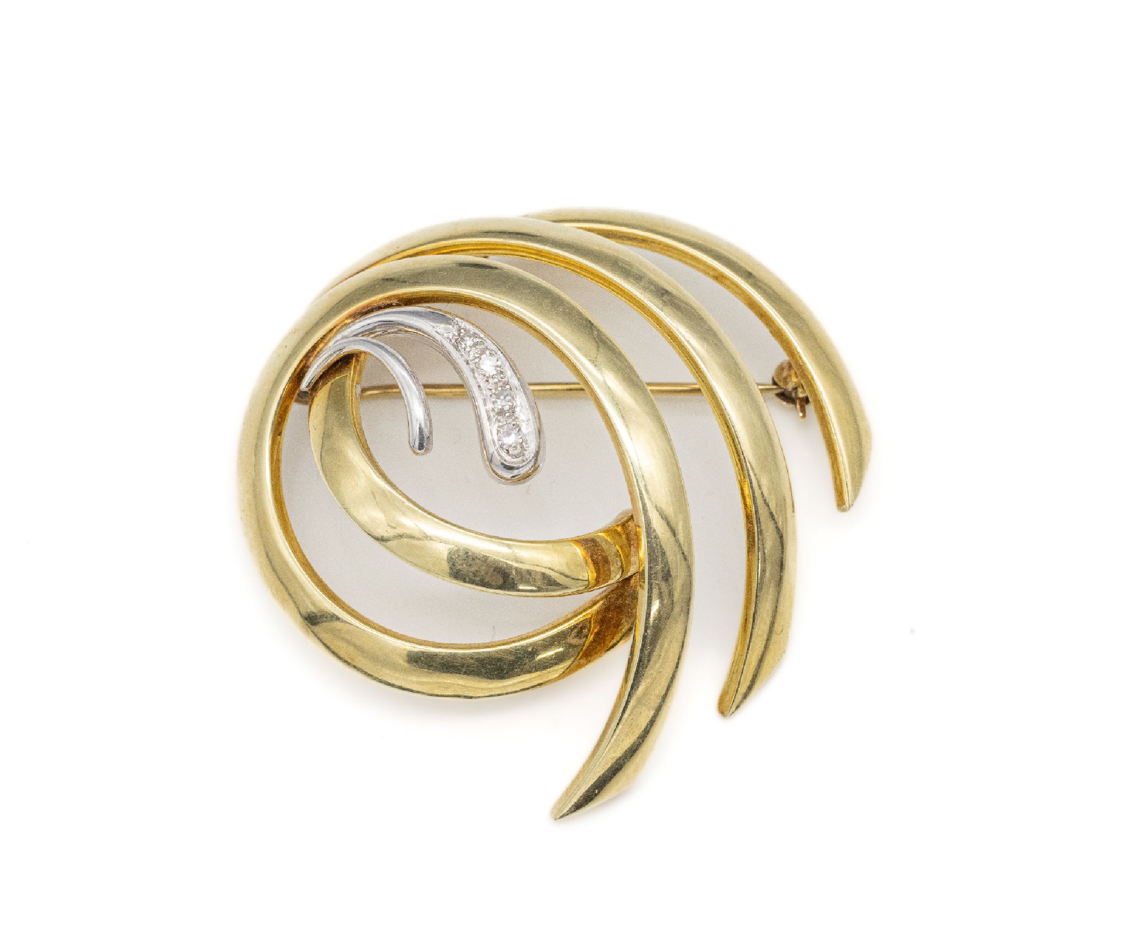 14 kt Gold Diamant-Brosche, GG/WG 585/000, 1960er-Jahre, geschwungen, mit 4 kl. 8/8 -Diamanten, ca. 4.5 x 4.5 cm, ca. 10.6 g