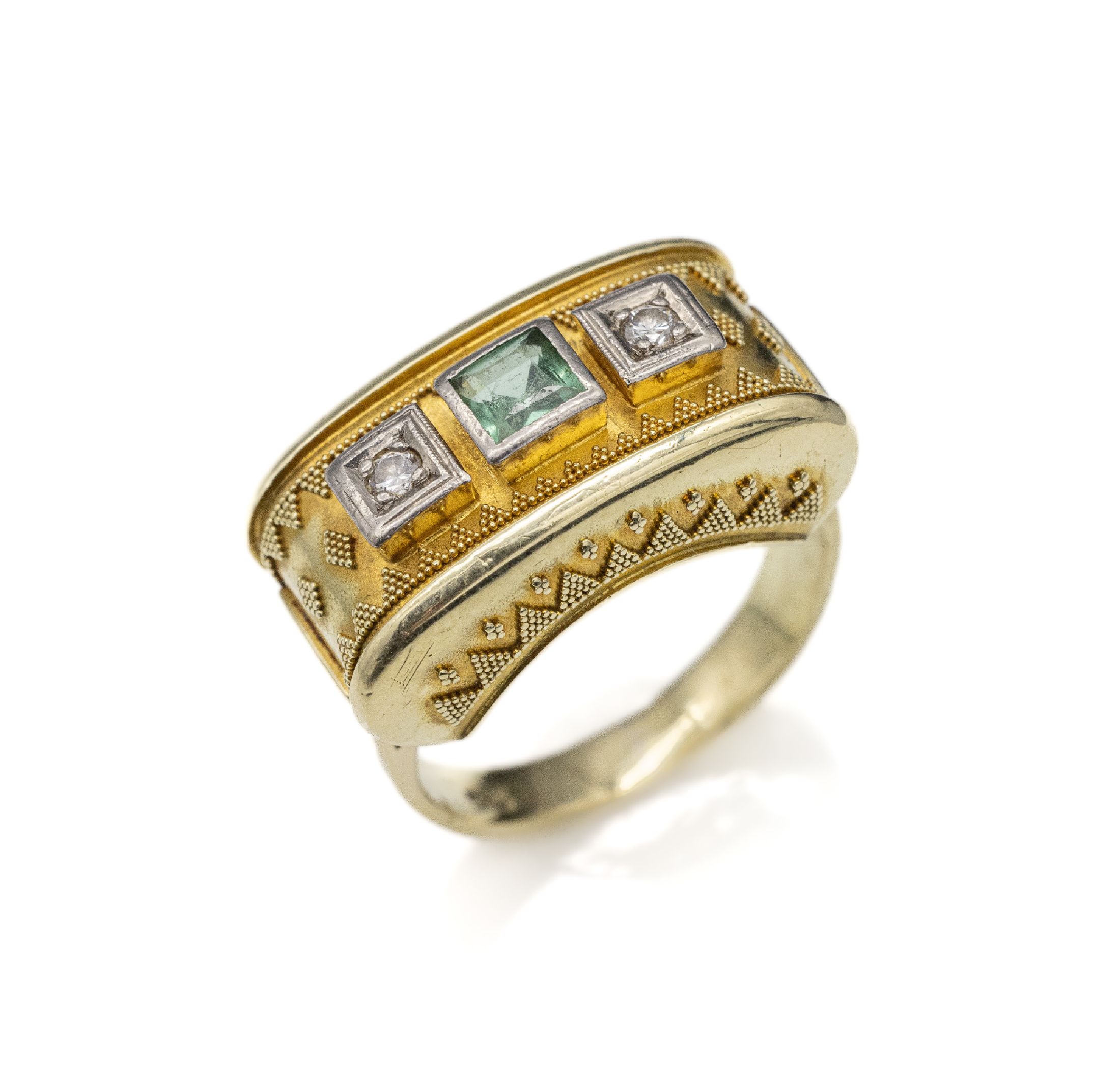 14 kt Gold Diamant-Farbstein-Ring, 1950er Jahre GG/WG 585/000, aufwendige Granulation, 2 in WG gefasste Brillanten zus. ca. 0.10 ct Weiß/si, RW 59, ...