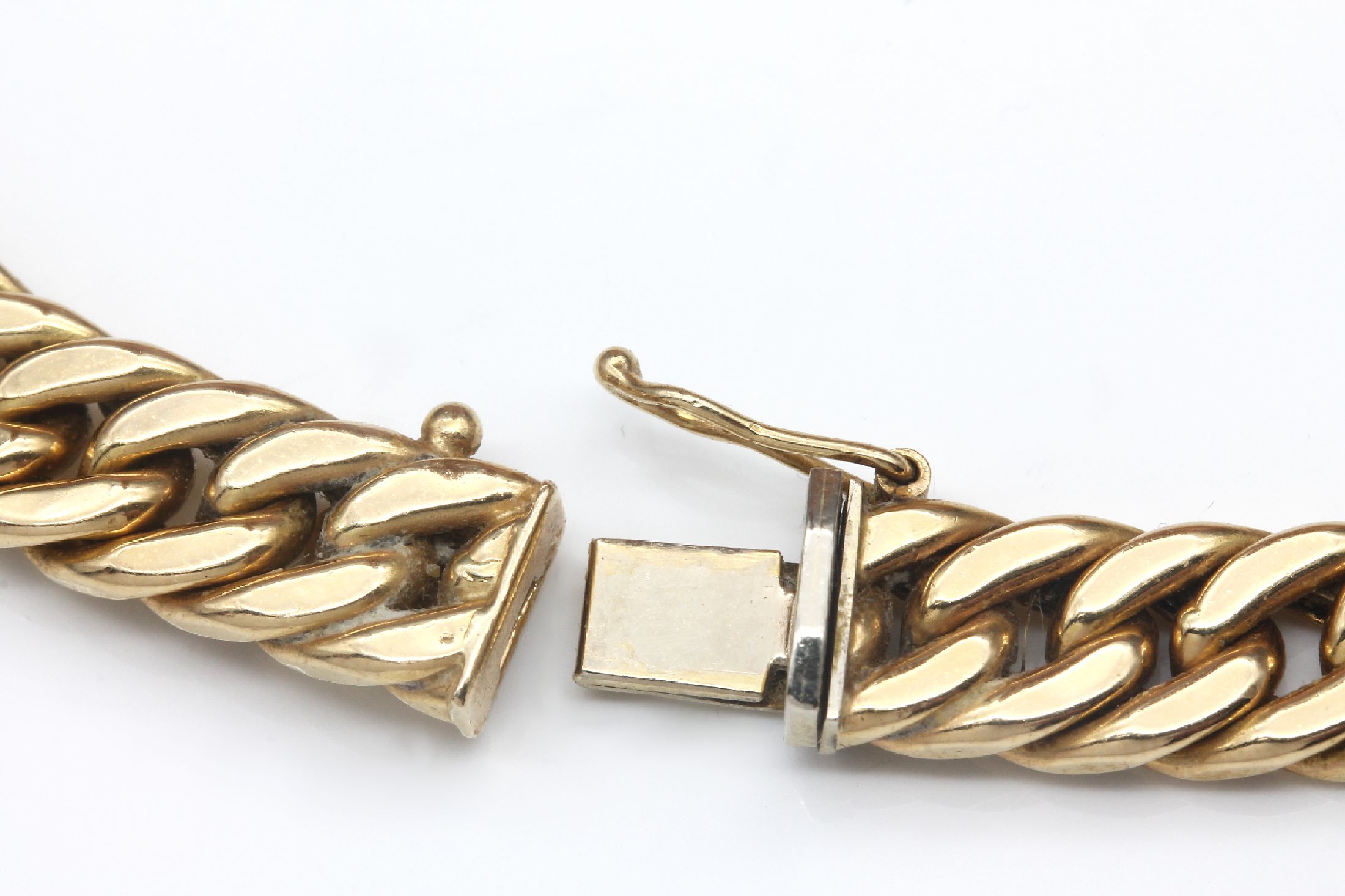 Detail b: 14 kt Gold Flachpanzercollier, GG 585/000, L. ca. 42 cm, Kastenschloß mit Sicherheitsacht, total ca. 30.6 g