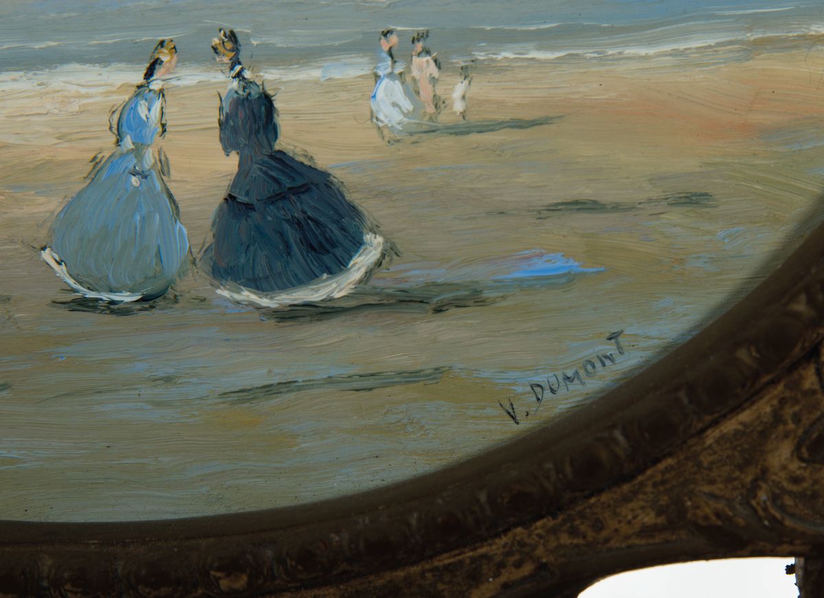 Detail a: V. Dumont, Maler des frühen 20. Jh., Szene am Strand, Öl/Holz, rechts unten signiert, im Oval ca. 18x22cm, Rahmen mit Durchbrucharbeit ca. 31x37cm, ...