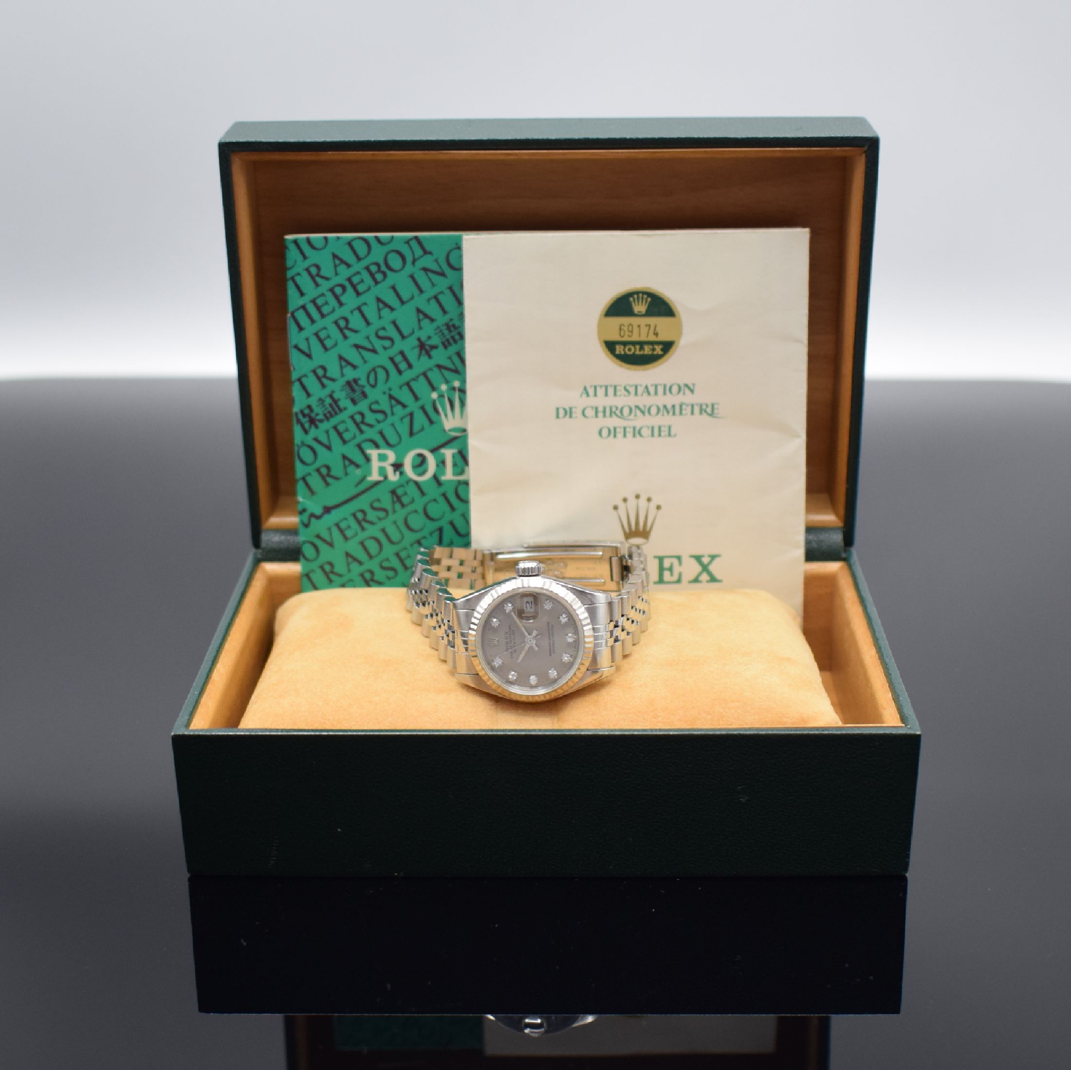 Detail e: ROLEX Damenarmbanduhr Oyster Perpetual Datejust Referenz 69174, Automatik, Chronometer der Superlative in Edelstahl inkl. Jubileeband, geriffelte ...