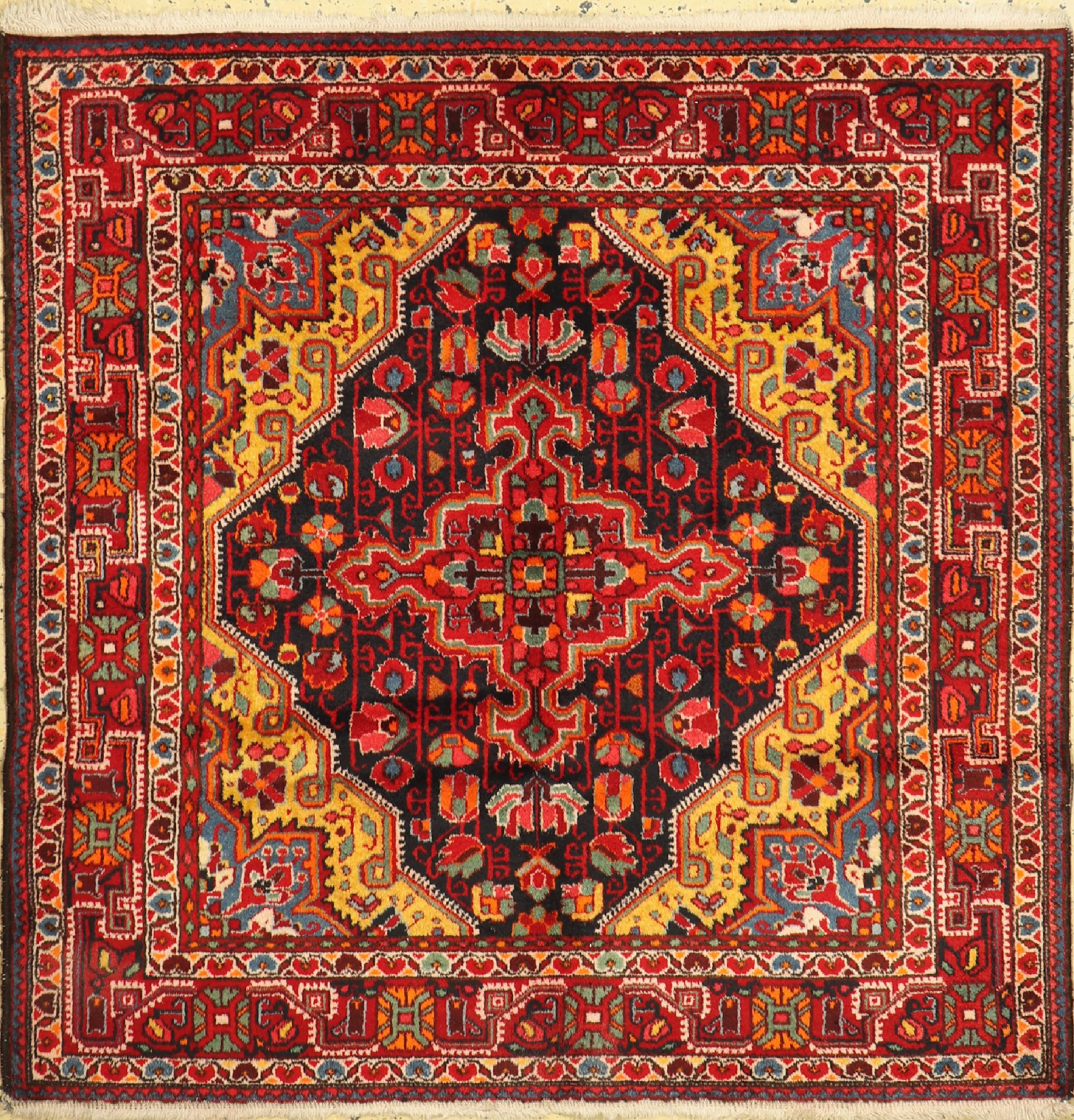 Toyserkan, Persien, ca. 50 Jahre, Wolle aufBaumwolle, ca. 133 x 133 cm, kleine Mottenfraßstelle, EHZ: 1-2(gereinigt)
