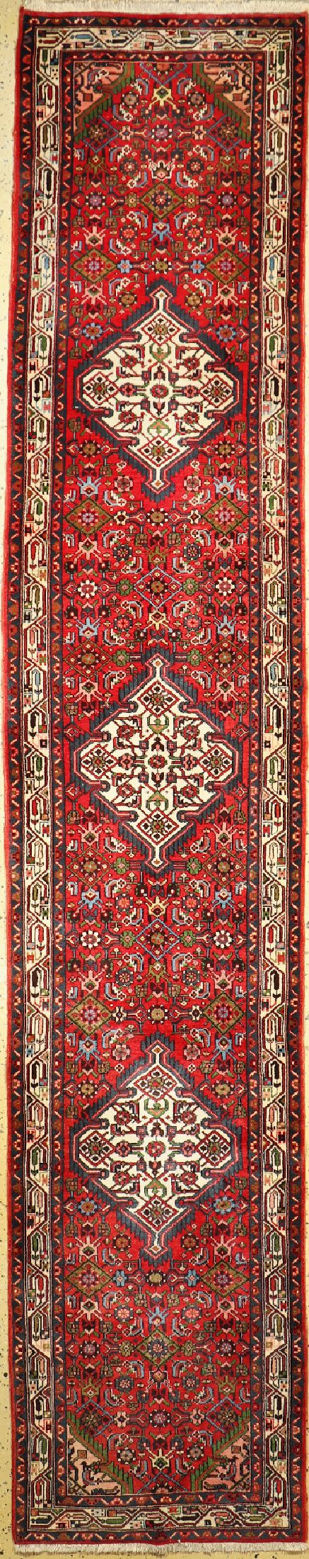 Assadabad, Persien, ca. 40 Jahre, Wolle aufBaumwolle, ca. 385 x 73 cm, EHZ: 1