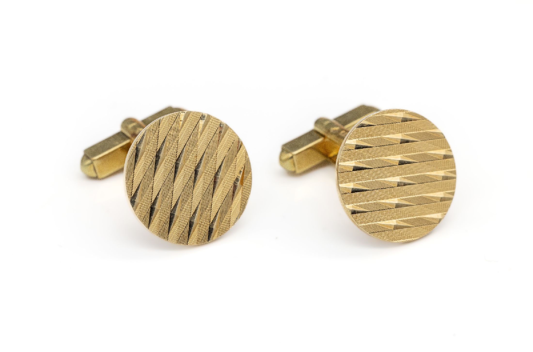 Paar 14 kt Gold Manschettenknöpfe, ca. 15,4 g, GG 585/000, ovale Platte strukturiert