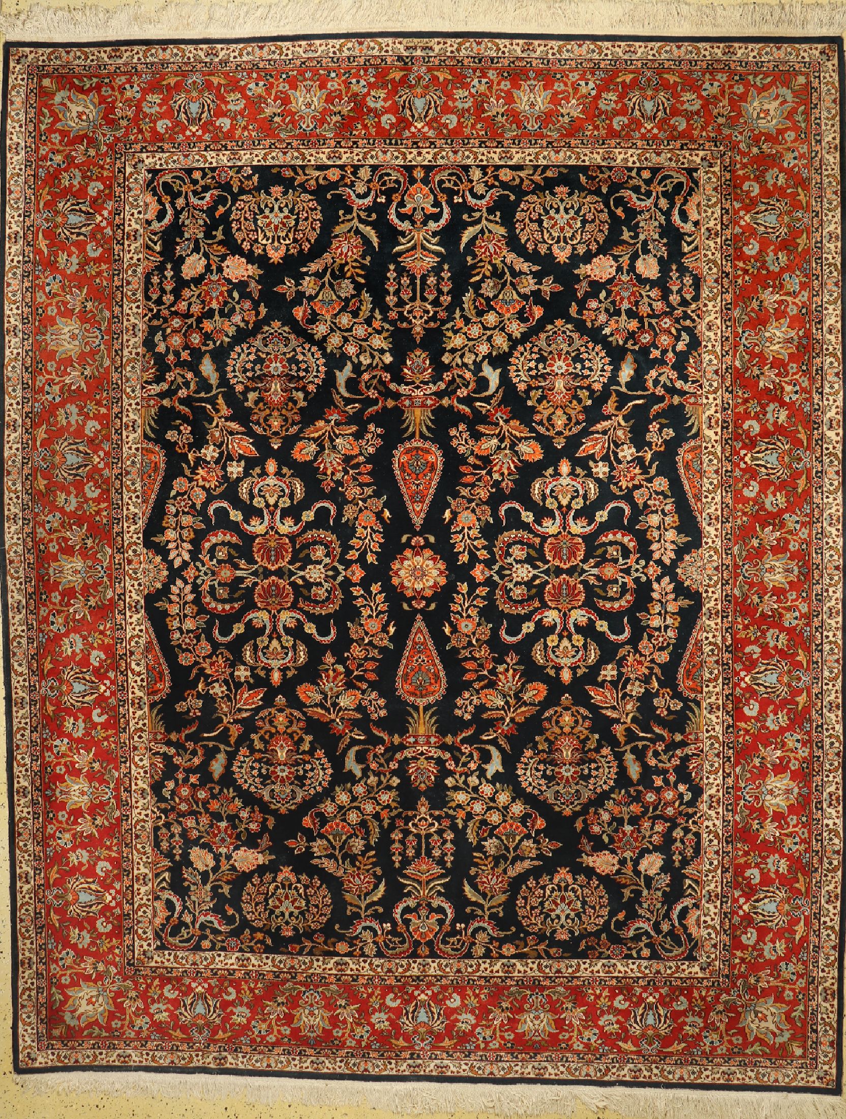 Täbriz, Rumänien, ca. 50 Jahre, Wolle auf Baumwolle, ca. 345 x 280 cm, EHZ: 2(verschmutzt)