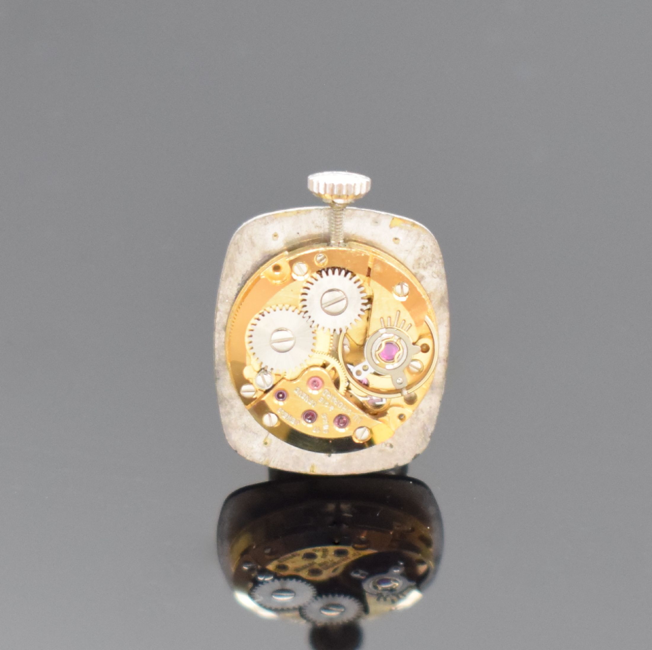 Detail e: CHOPARD Damenarmbanduhr in WG 750/000, Handaufzug, Schweiz um 1970, 2-teil. Geh. an Milanaiseband, Boden aufgedr., Lünette aufw. m. Diamanten ...