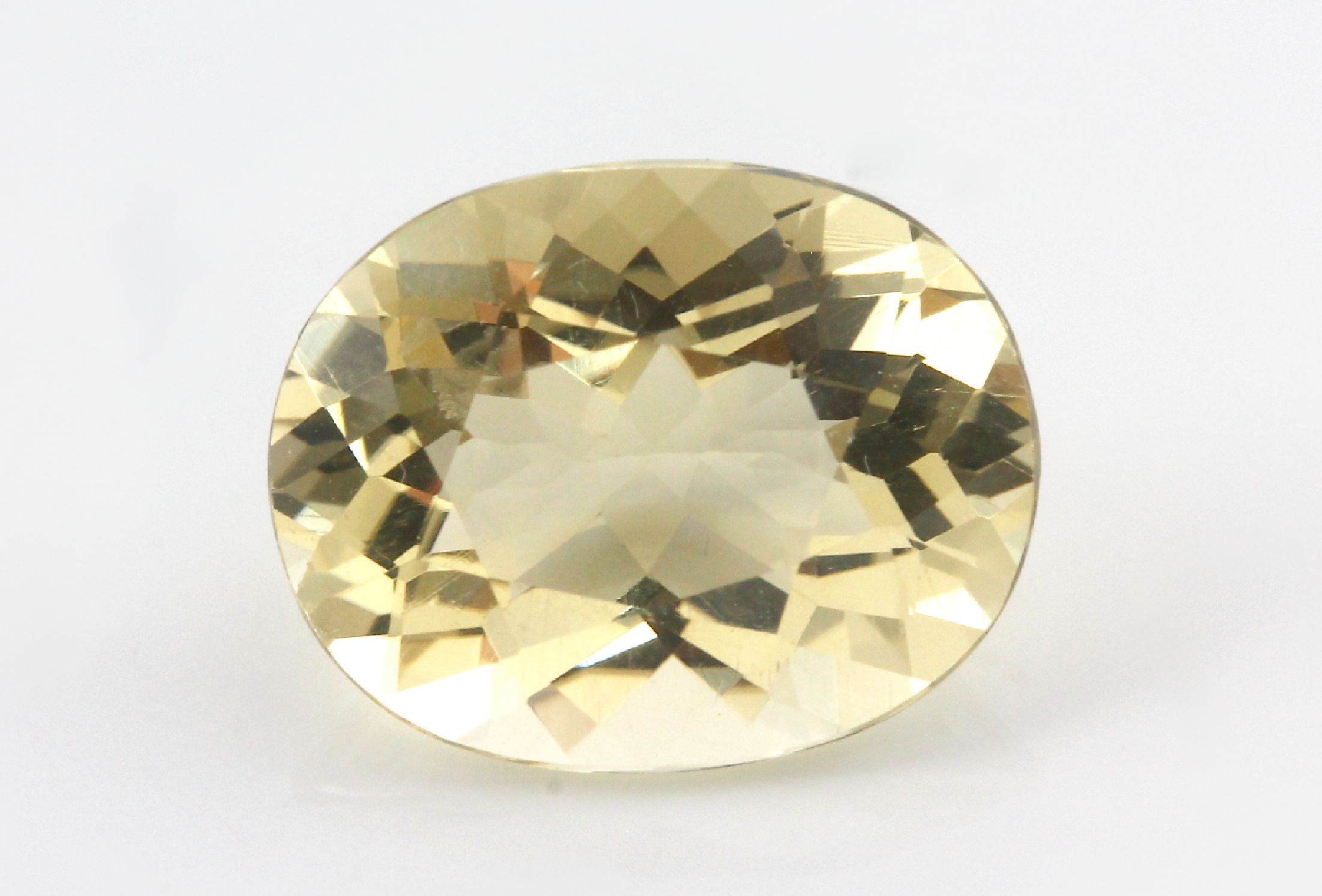 Loser Scapolit 5.10 ct, ovaler modifizierter Brillantschliff, gelb, GCi Lab Expertise