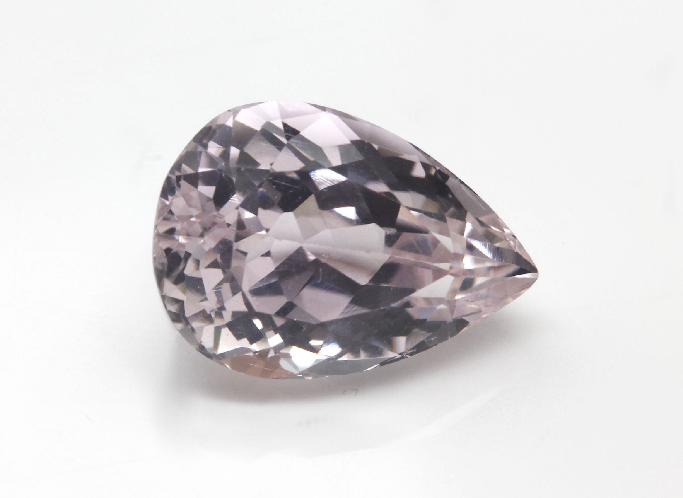 Loser Morganit Tropfen ca. 10.5 ct
