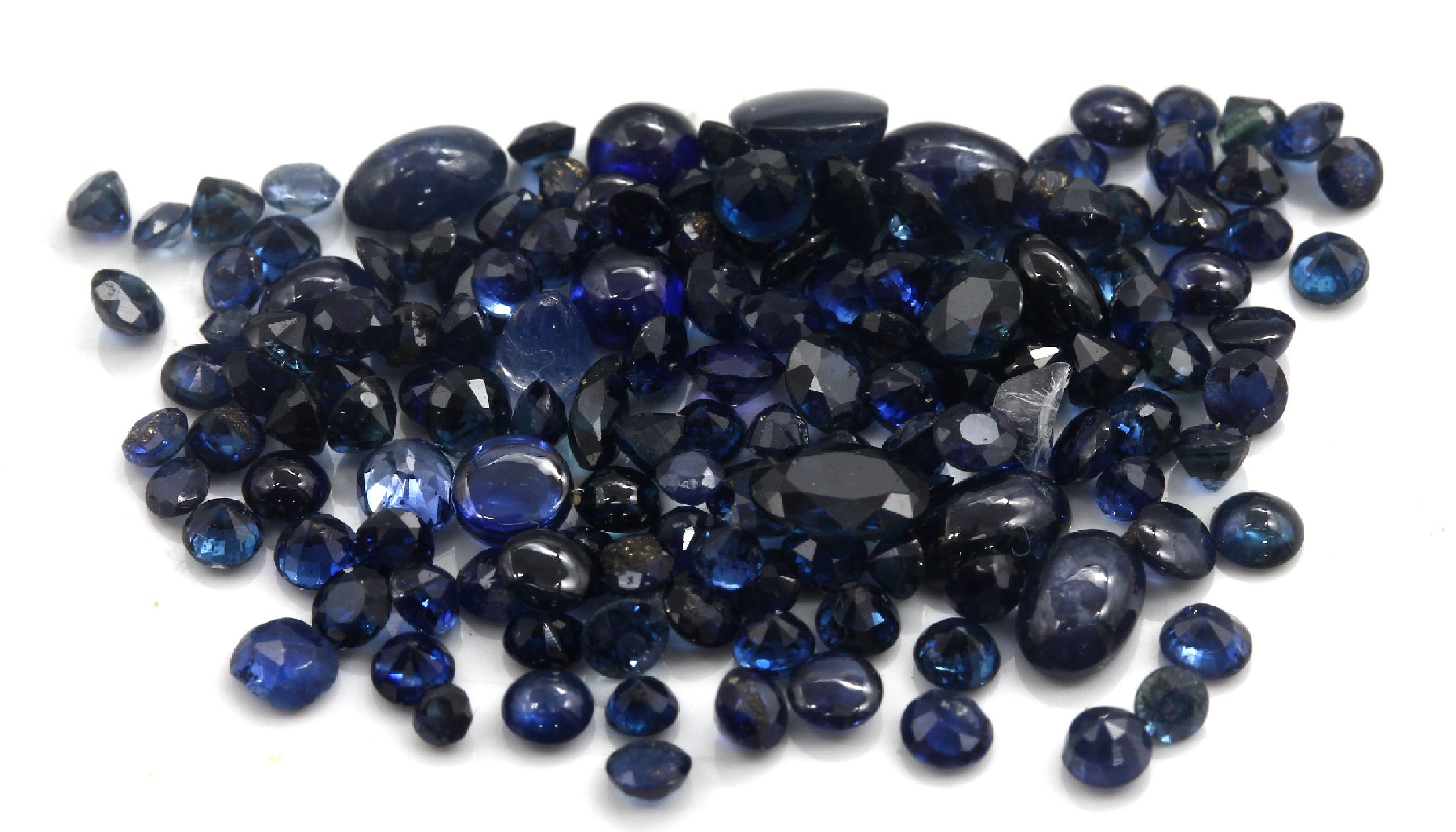 Lot lose Saphire zus. ca. 23.4 ct, versch. Schliffformen