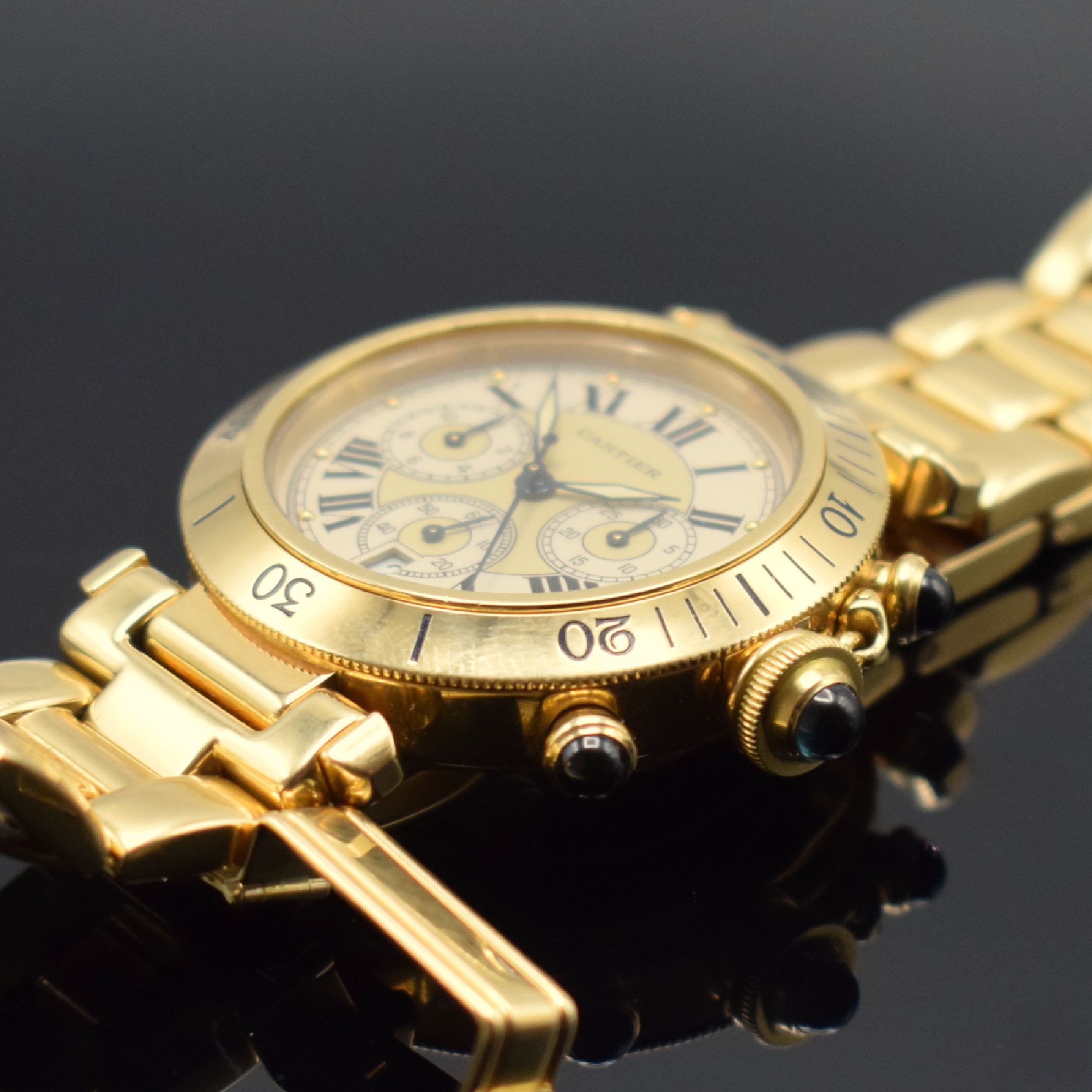 Detail d: CARTIER Armbandchonograph Serie Pasha in GG 750/000 Referenz 2111, Automatik, beids. vergl. Geh. inkl. orig. Gliederband m. dopp. Faltschl., Boden ...