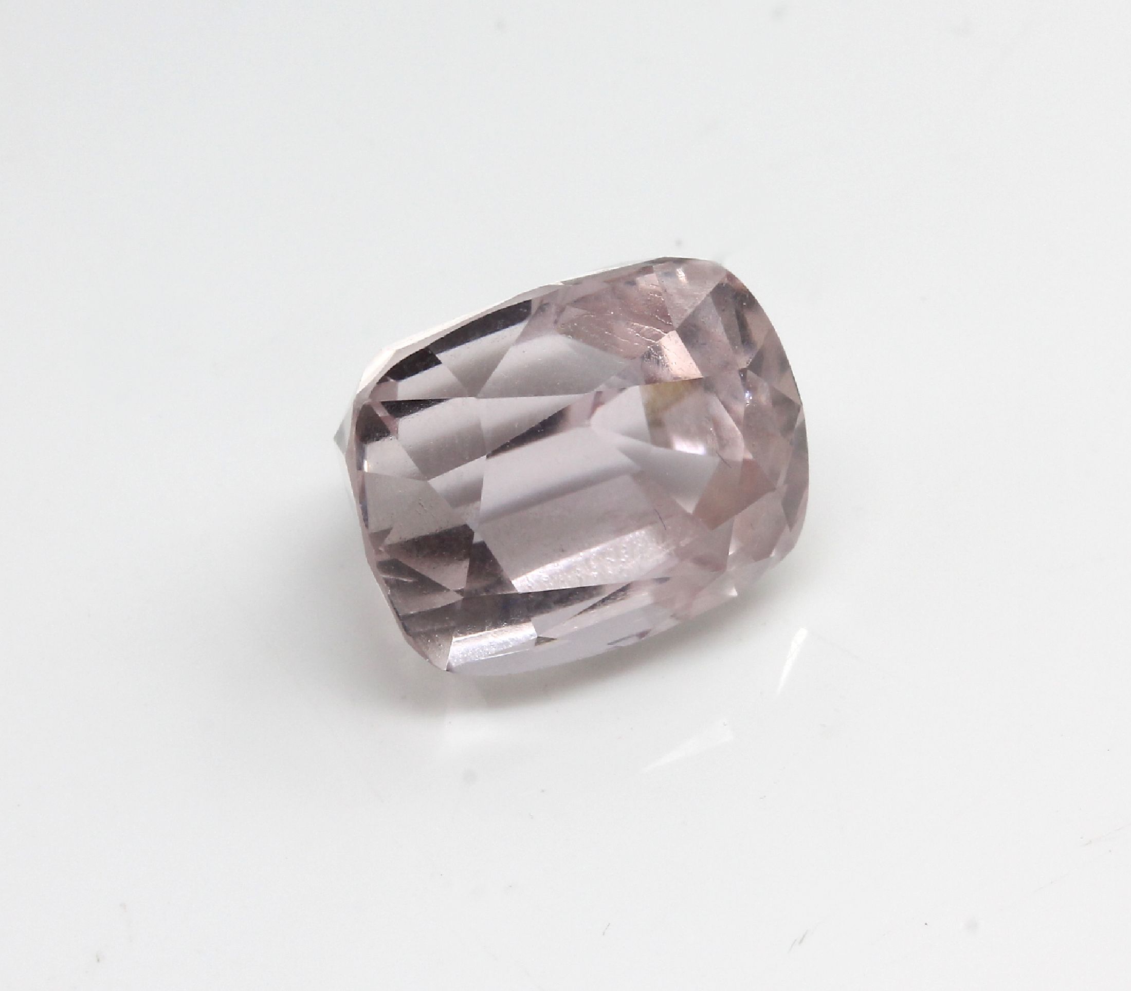 Loser Kunzit ca. 14.8 ct, Kissenschliff