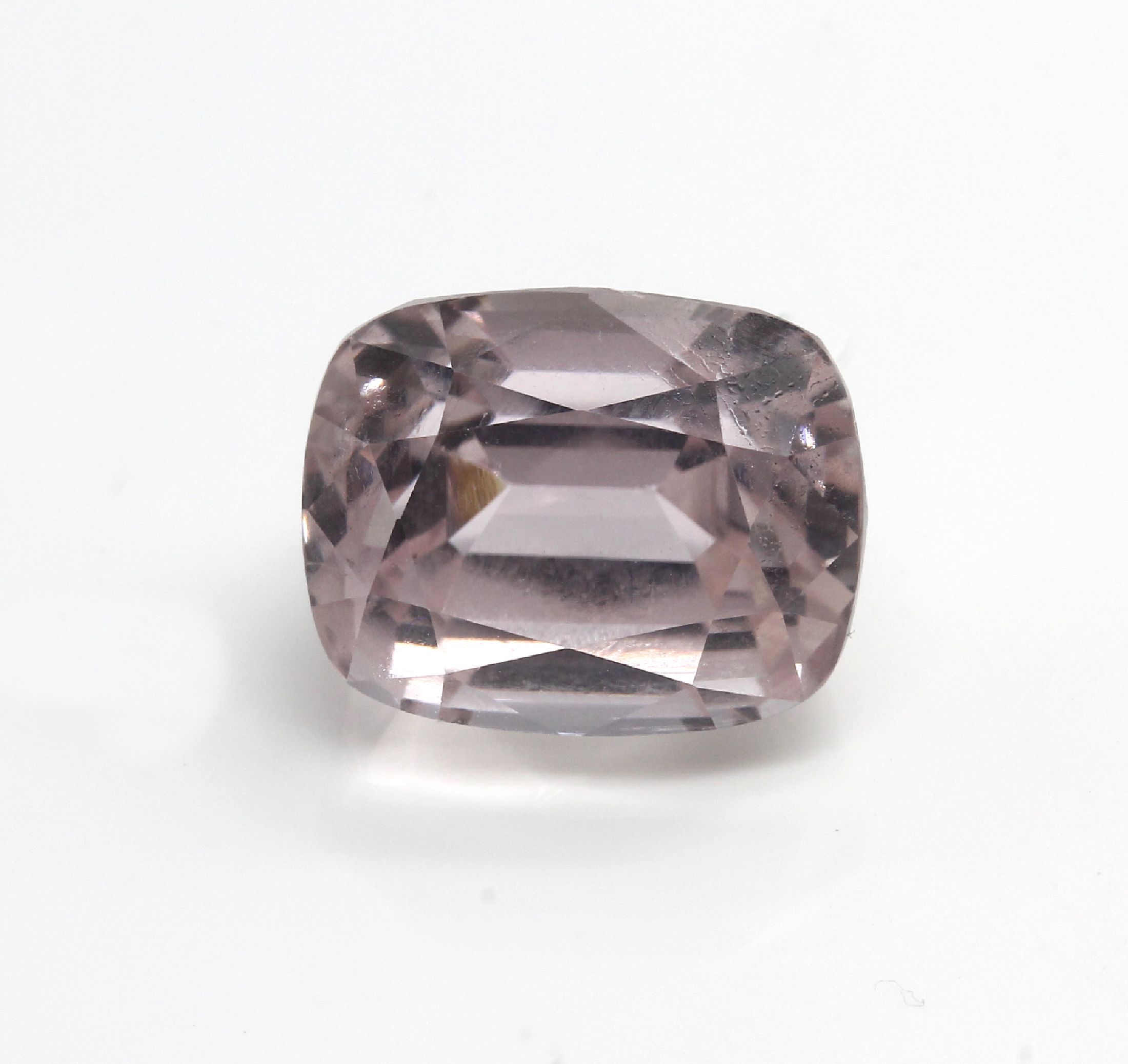 Detail a: Loser Kunzit ca. 14.8 ct, Kissenschliff