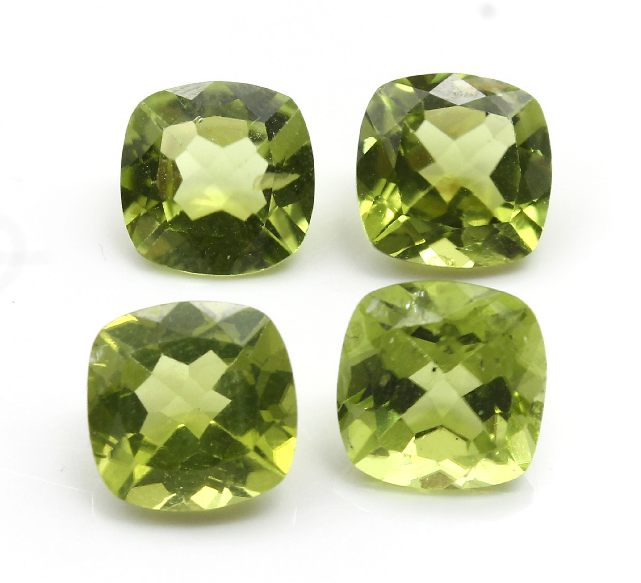 Detail a: Lot 4 Peridot-Carrees zus. ca. 8.7 ct