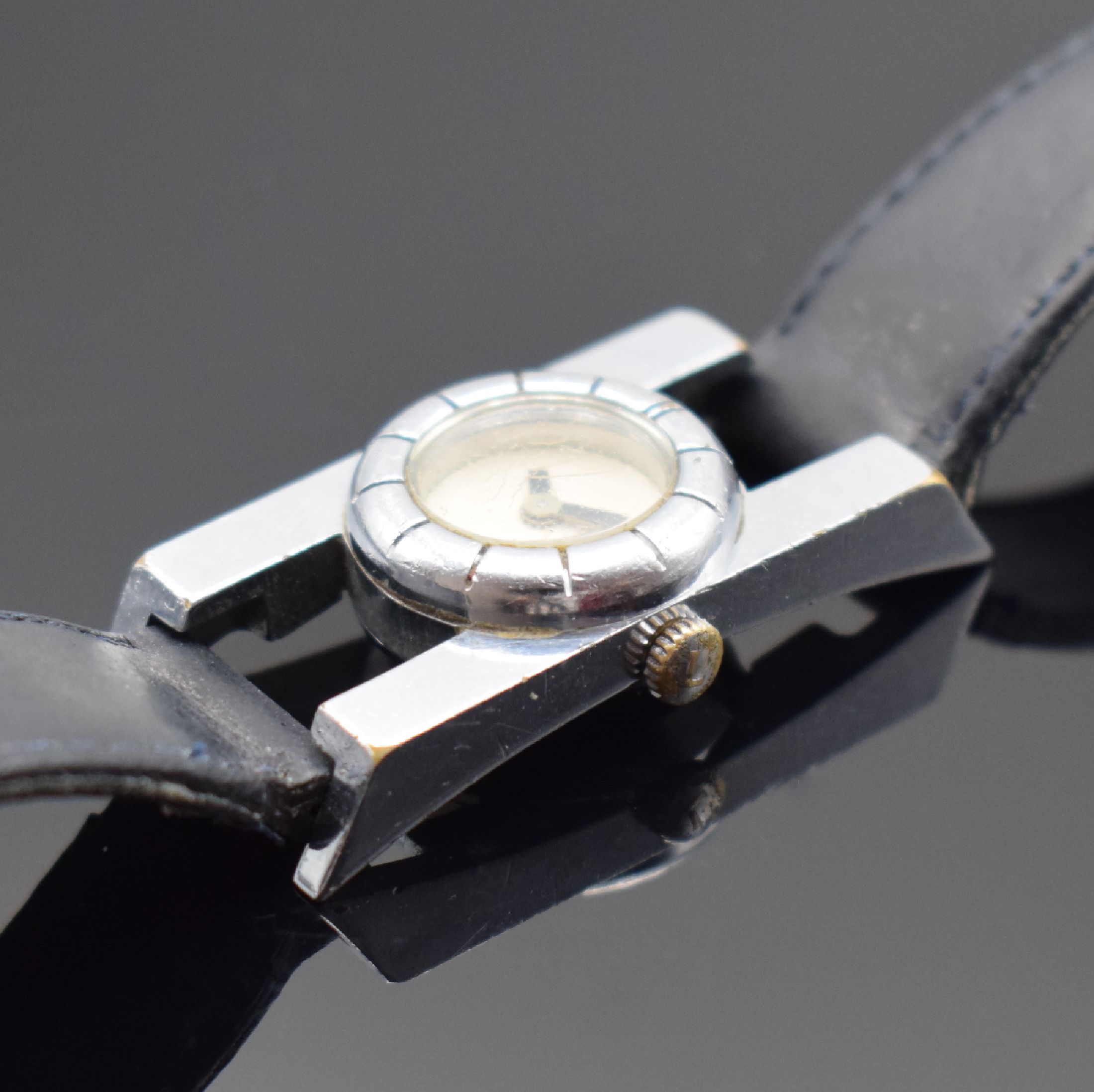 Detail b: LANVIN PARIS Designer Damenarmbanduhr, Frankreich 1970er Jahre, verchr. Metallgeh., Boden aufgedr., Indexlünette, beiges Zifferbl., geschw. Zeiger, ...
