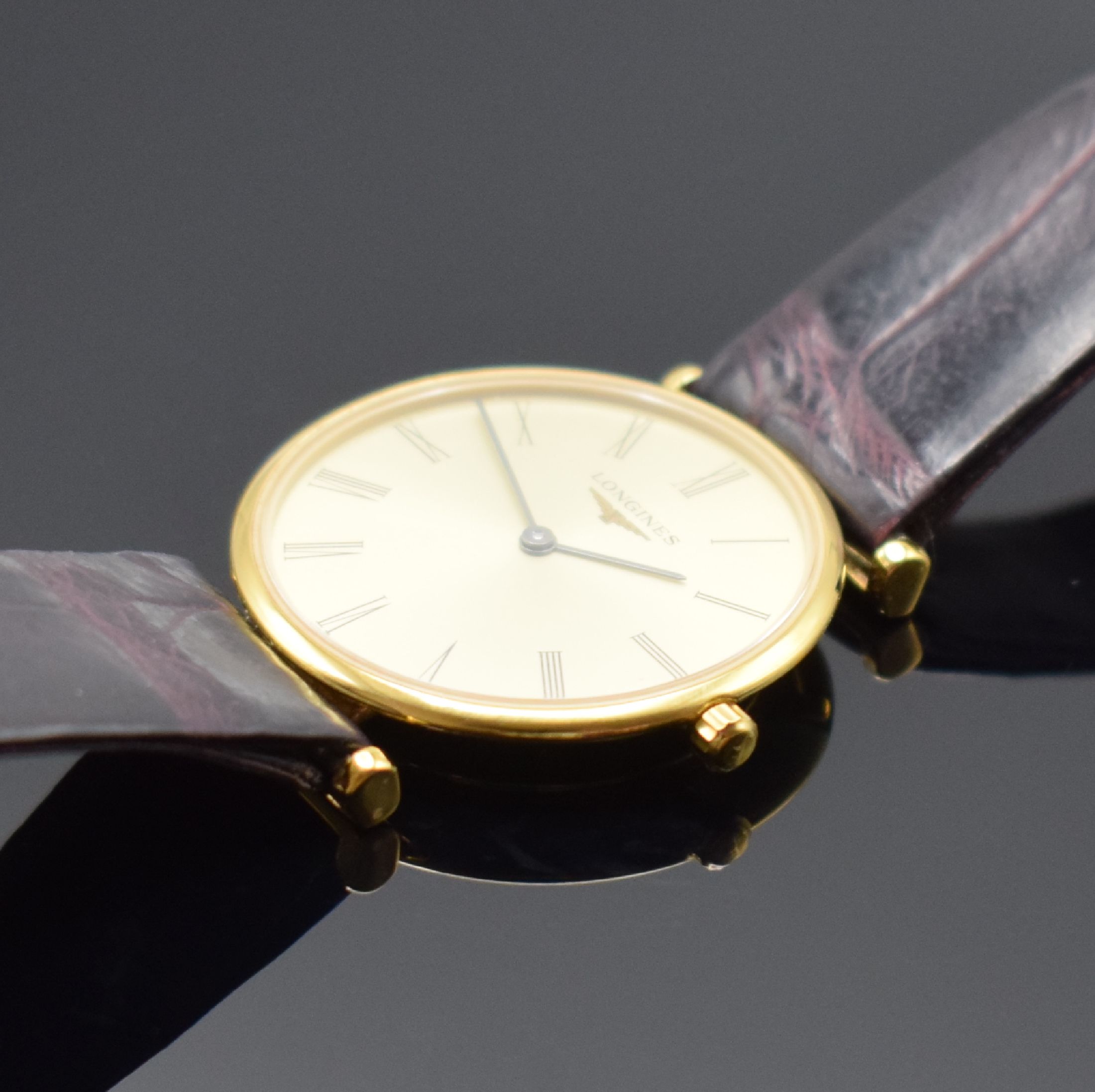 Detail b: LONGINES La Grande Classique Damenarmbanduhr Referenz L4.512.2, Schweiz um 2012, quarz, verg. Gehäuse, neutr. Lederband m. Faltschl., Boden 6-fach ...