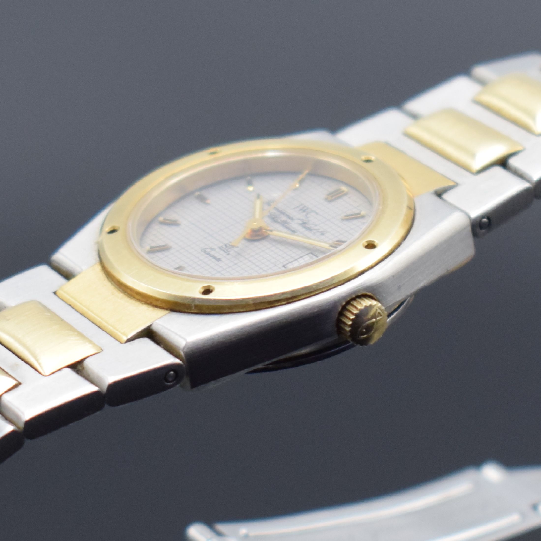 Detail c: IWC Damenarmbanduhr Ingenieur SL Referenz 4502, Schweiz um 1985, quarz, Edelstahl/Gold komb., Zwischengl. d. Bandes & Lünette in massiv GG 585/000, ...