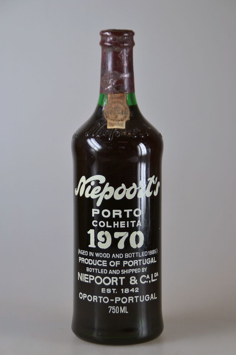 1 Flasche 1970 Niepoort Porto Colheita, Portwein, Portugal, ca. 750ml, 20,4% Vol., abgefüllt 1985, guter Erhaltungszustand