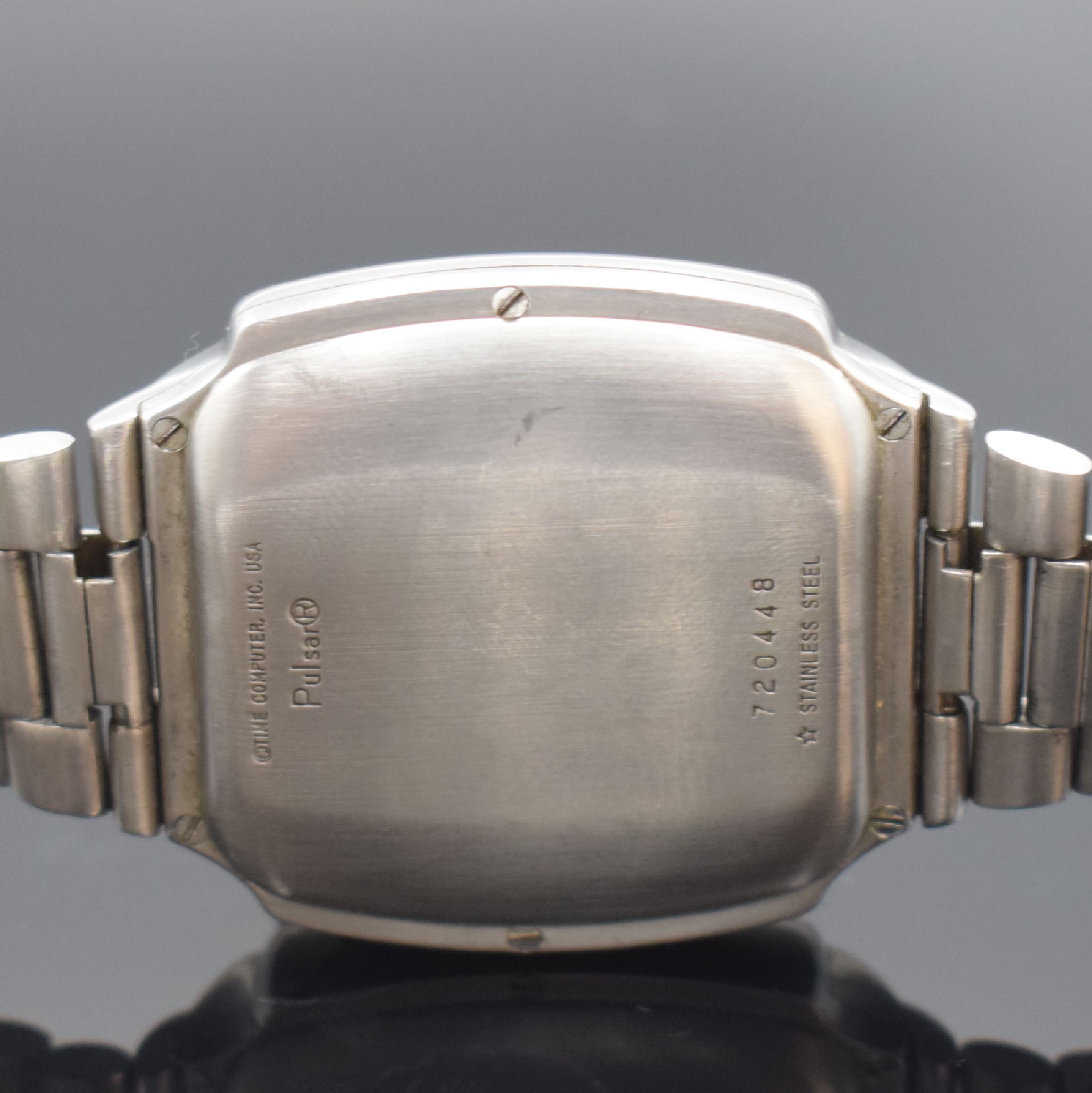 Detail c: PULSAR Time Computer Calculator 902 seltene LED-Armbanduhr mit Rechner in Stahl, USA um 1977, quartz, unpoliertes 6-fach verschr. Geh. Modell 3822-2 ...