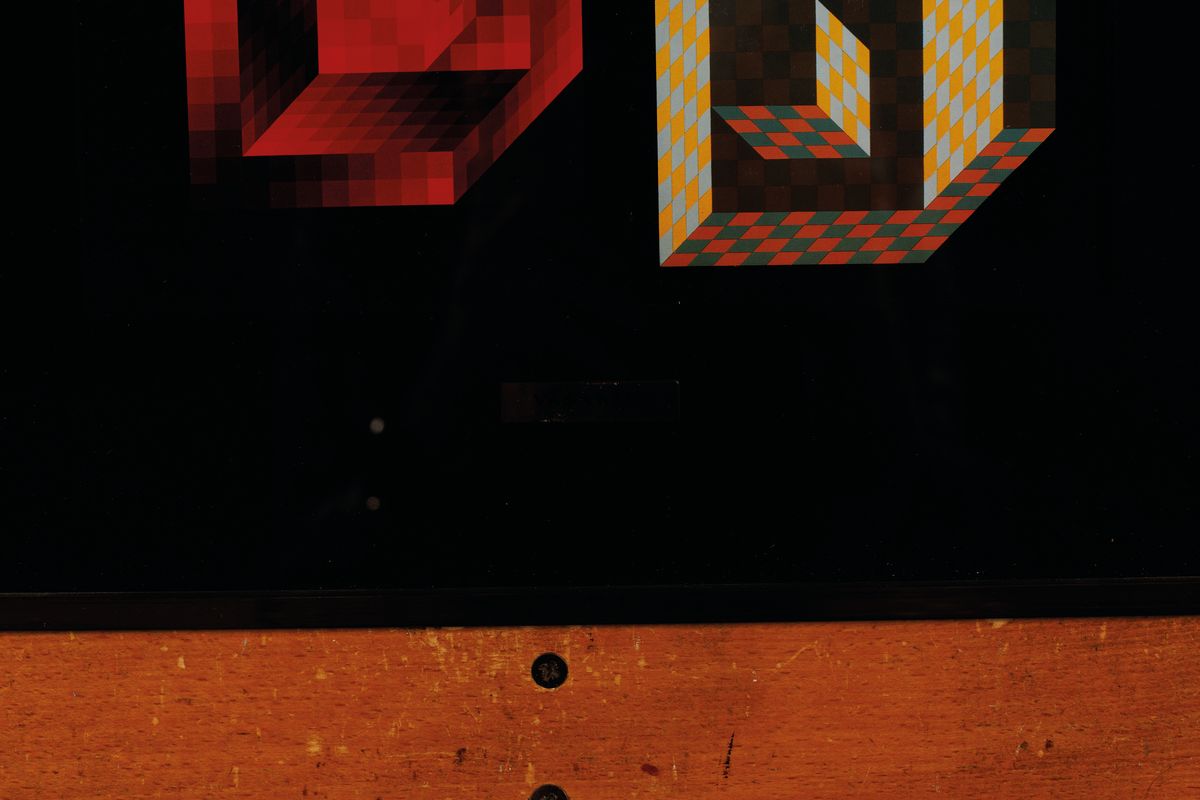 Detail a: Victor Vasarely, 1906-1997, Serigrafie, unsign., unter Glas gerahmt, gesamt ca. 42 x 42 cm, Glas mit Sprung,