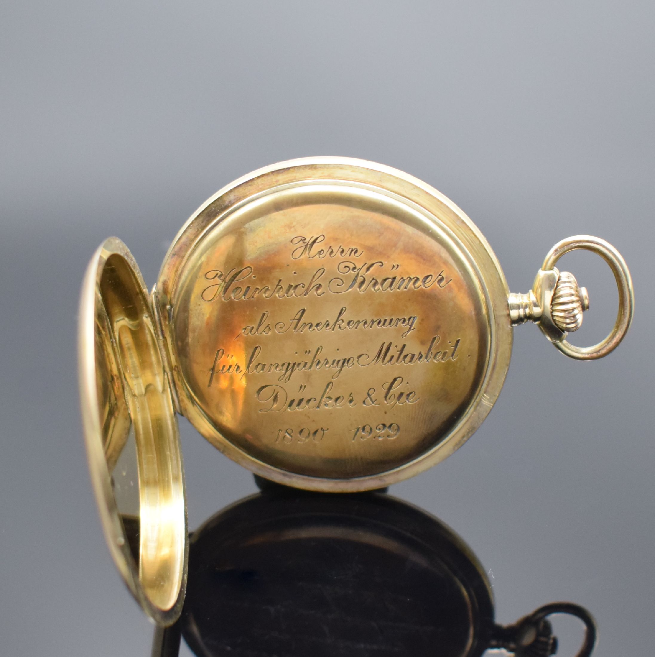 Detail d: ALPINA Savonette Herrentaschenuhr in GG 585/000, Schweiz um 1920, glattes 2-Deckel Goldgeh., Cuvette mit Widmungsgrav., Emailzifferbl., Breguetzahlen ...