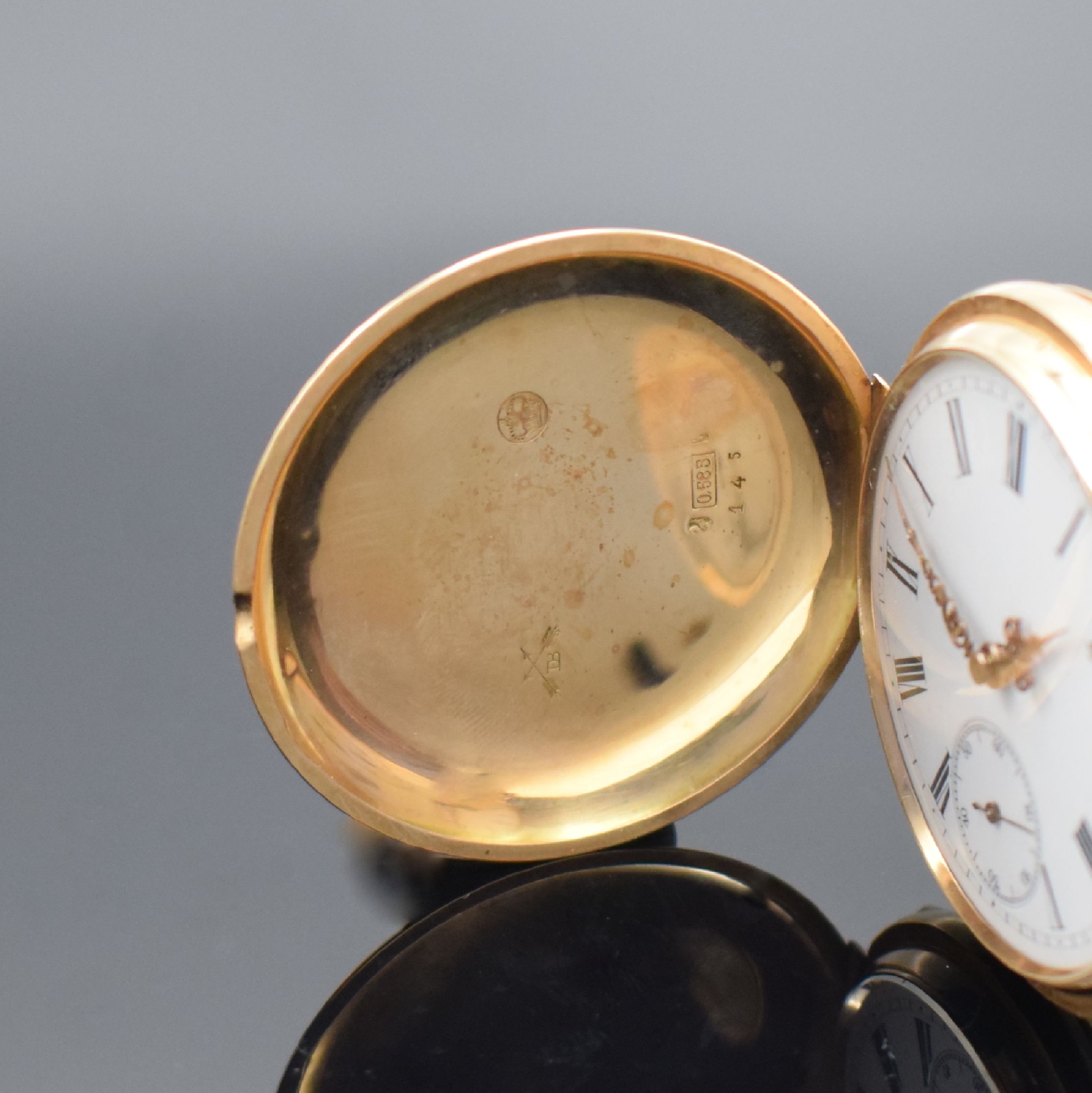 Detail a: Savonette in Roségold 585/000, Schweiz um 1890, guill. 2-Deckel Goldgeh. l. dell., verg. Metallcuvette, Emailzifferbl. m. röm. Zahlen, kl. Sek. bei ...