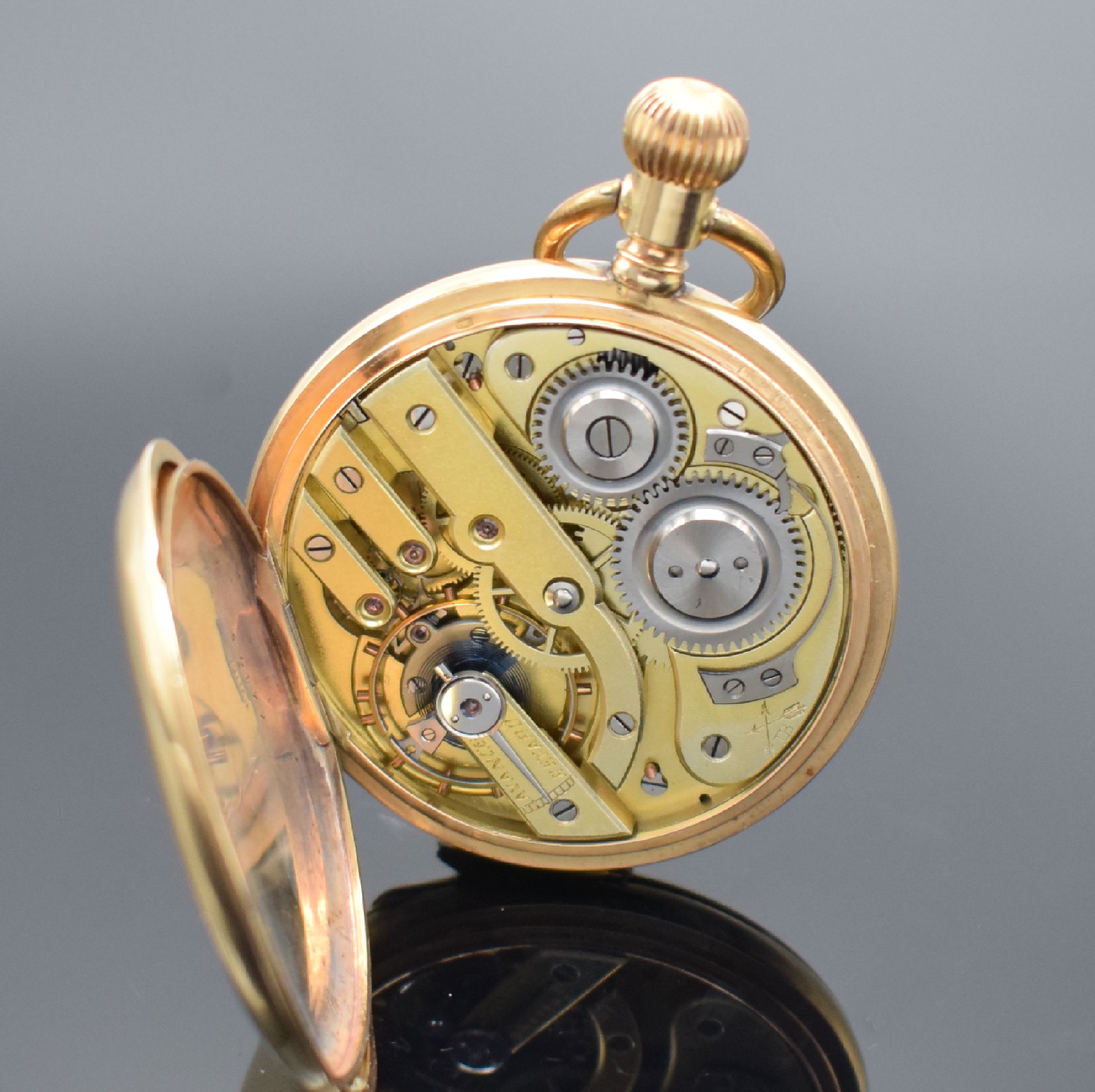 Detail g: Savonette in Roségold 585/000, Schweiz um 1890, guill. 2-Deckel Goldgeh. l. dell., verg. Metallcuvette, Emailzifferbl. m. röm. Zahlen, kl. Sek. bei ...