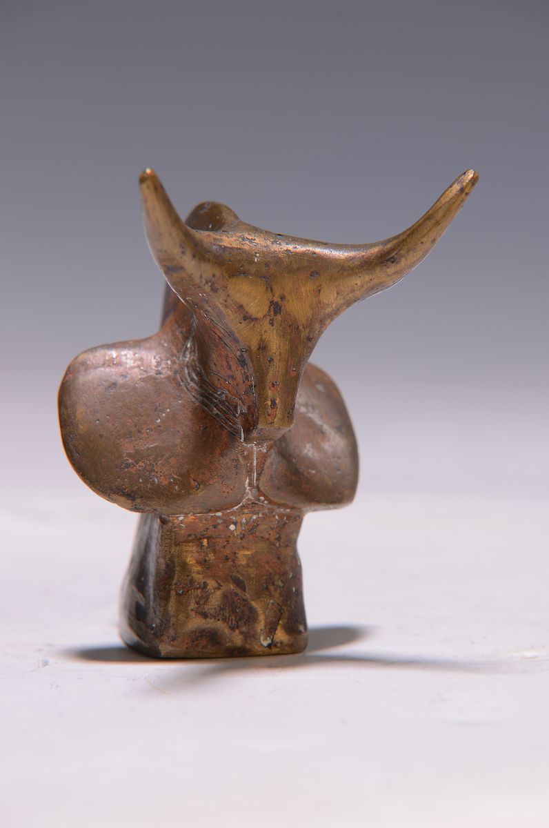 Gernot Rumpf, geb. 1941 Kaiserslautern, Bronzeskulptur, Stierkopf, monogr., H. ca. 8cm