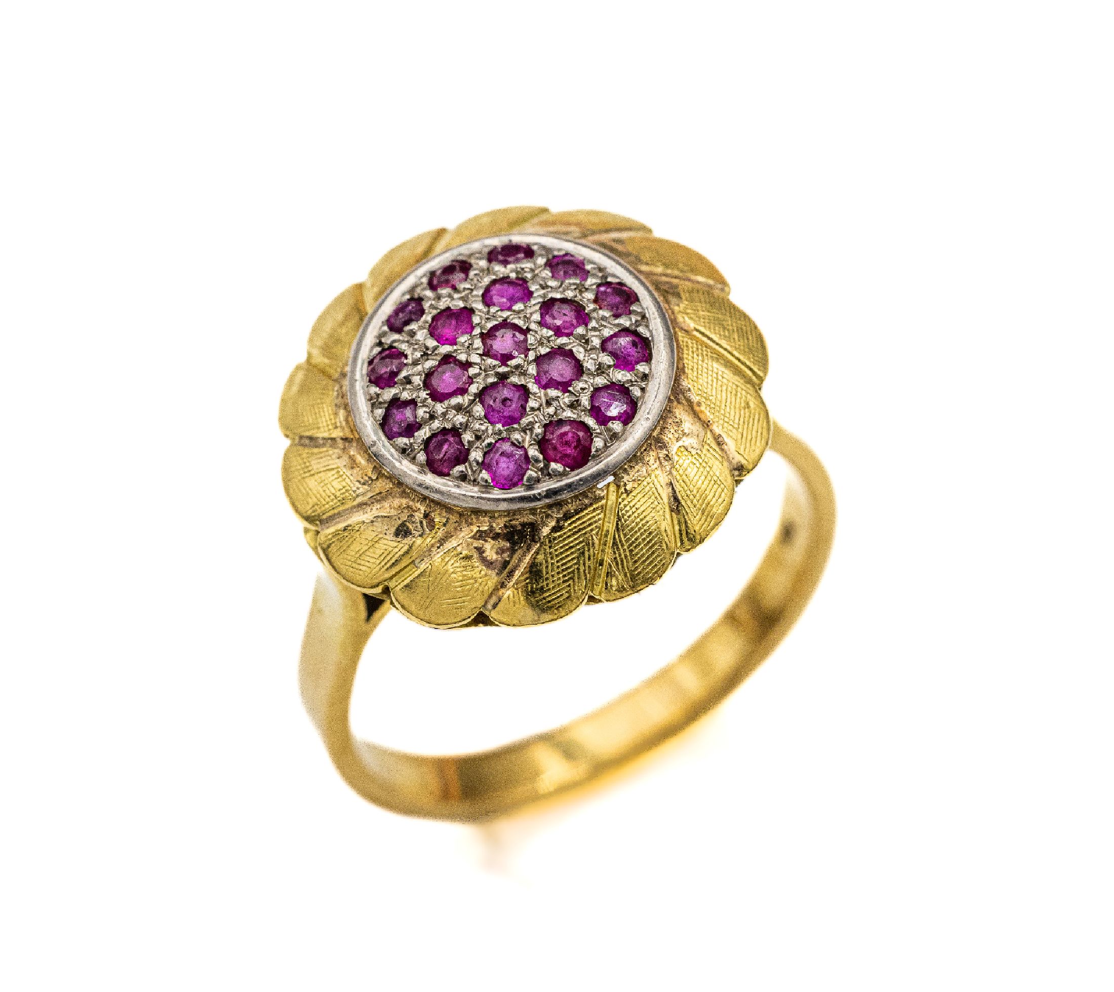 14 kt Gold Rubin Ring, GG/WG 585/000, 19 rundfacett. Rubine, (Tragesp.), ca. 9.3 g, RW 63, stil. Blütenförm