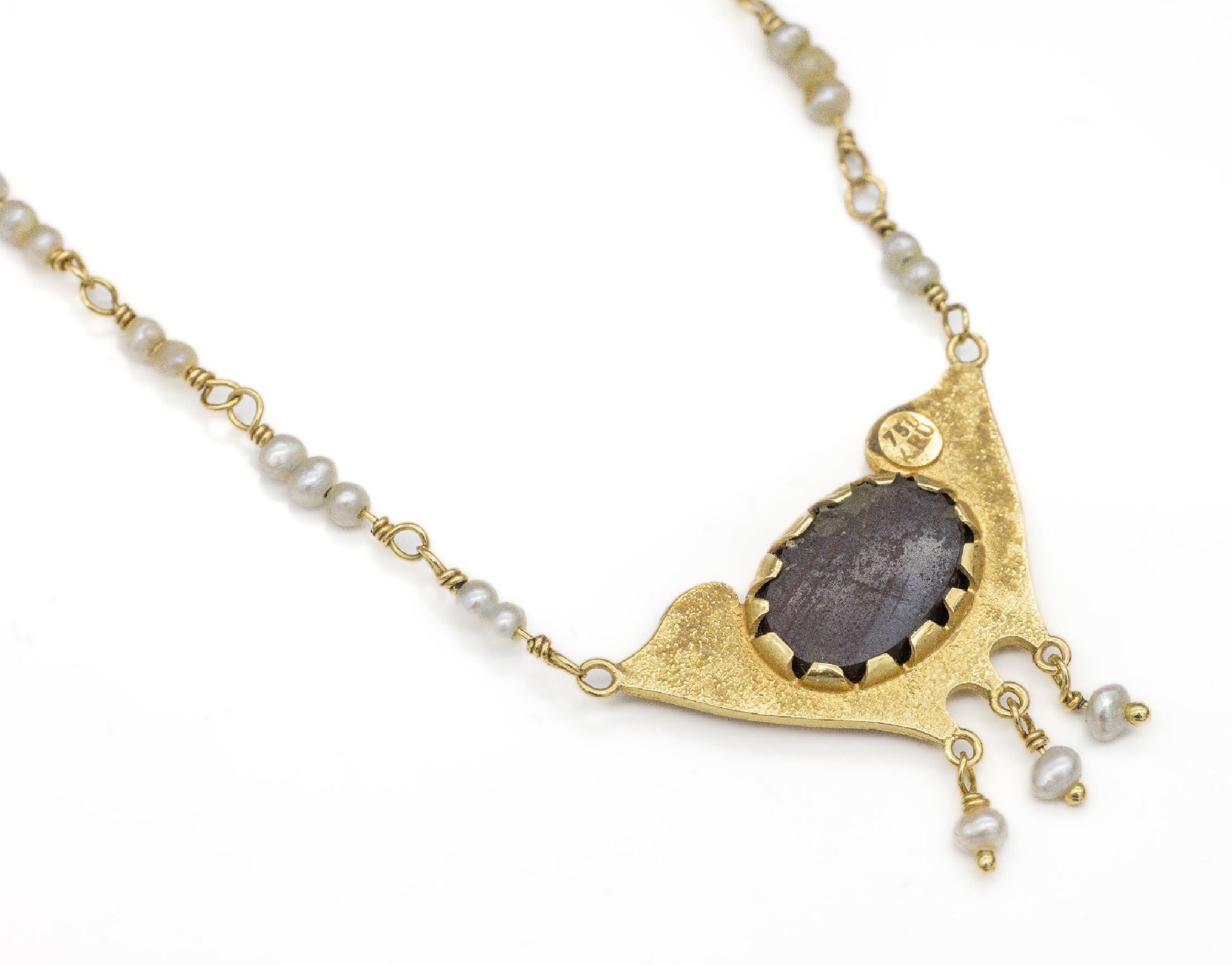 Detail a: 18 kt Gold Perl-Opal-Collier, GG 750/000, Mittelteil mit ovaler Opal-Doublette und 3 bewegl. Perlabhängungen, Kette mit kl. Perlen, L. ca. 38 cm, ...