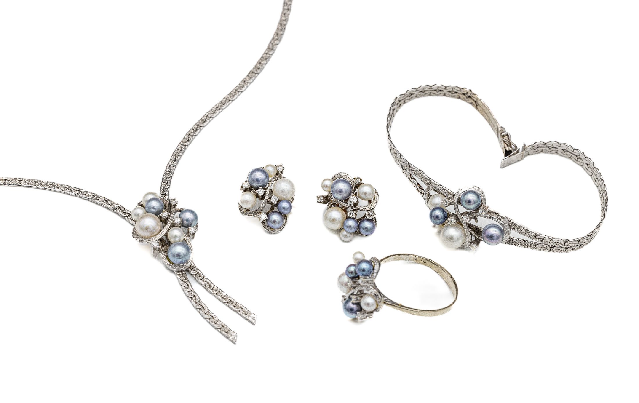 14 kt Gold Perl-Diamant-Schmuckset, WG 585/000, Collier, Armband, Ring, P. Ohrclips, Meistermarke Diemer Pforzheim, blaue und weiße Zuchtperlen in ...