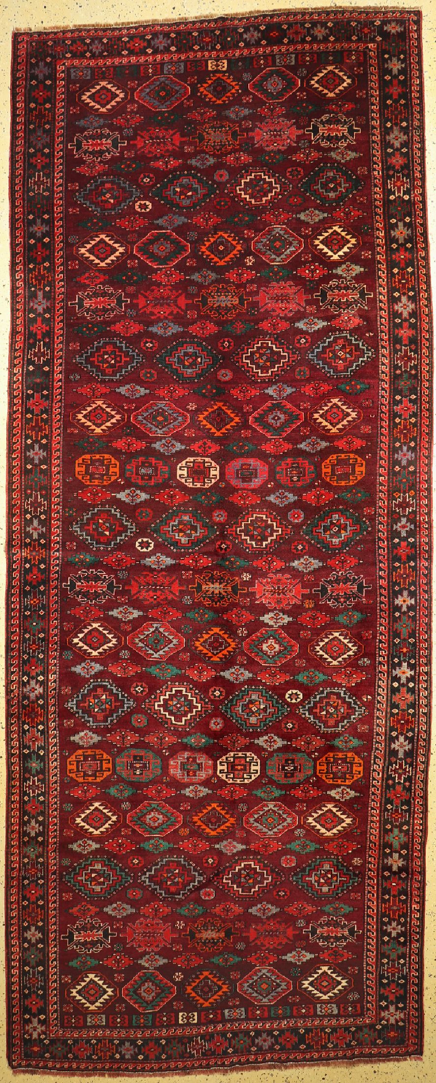 Belutsch alt, Persien, um 1960, Wolle auf Wolle, ca. 415 x 165 cm, Mottenfraß, EHZ: 2