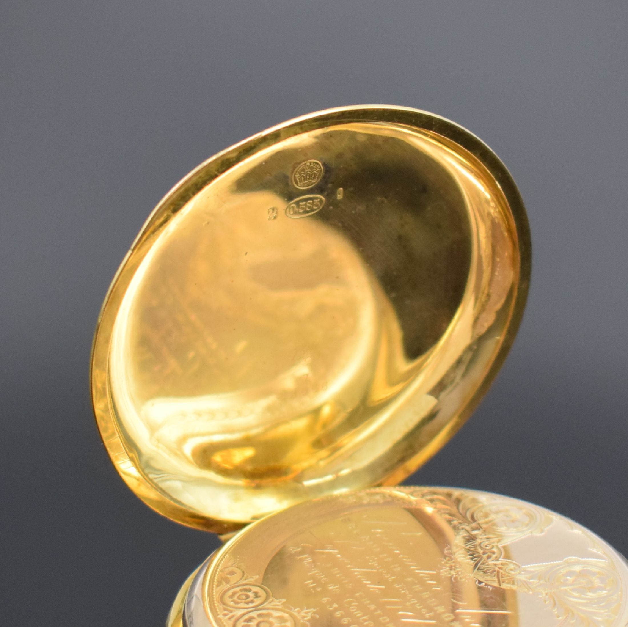 Detail d: Schwere Savonette in GG 585/000, Schweiz um 1900, 3-Deckel Goldgeh., Emailzifferbl. mit arab. Zahlen, Louis-Zeiger, verg. Ankerwerk m. Komp.-Unr., ...