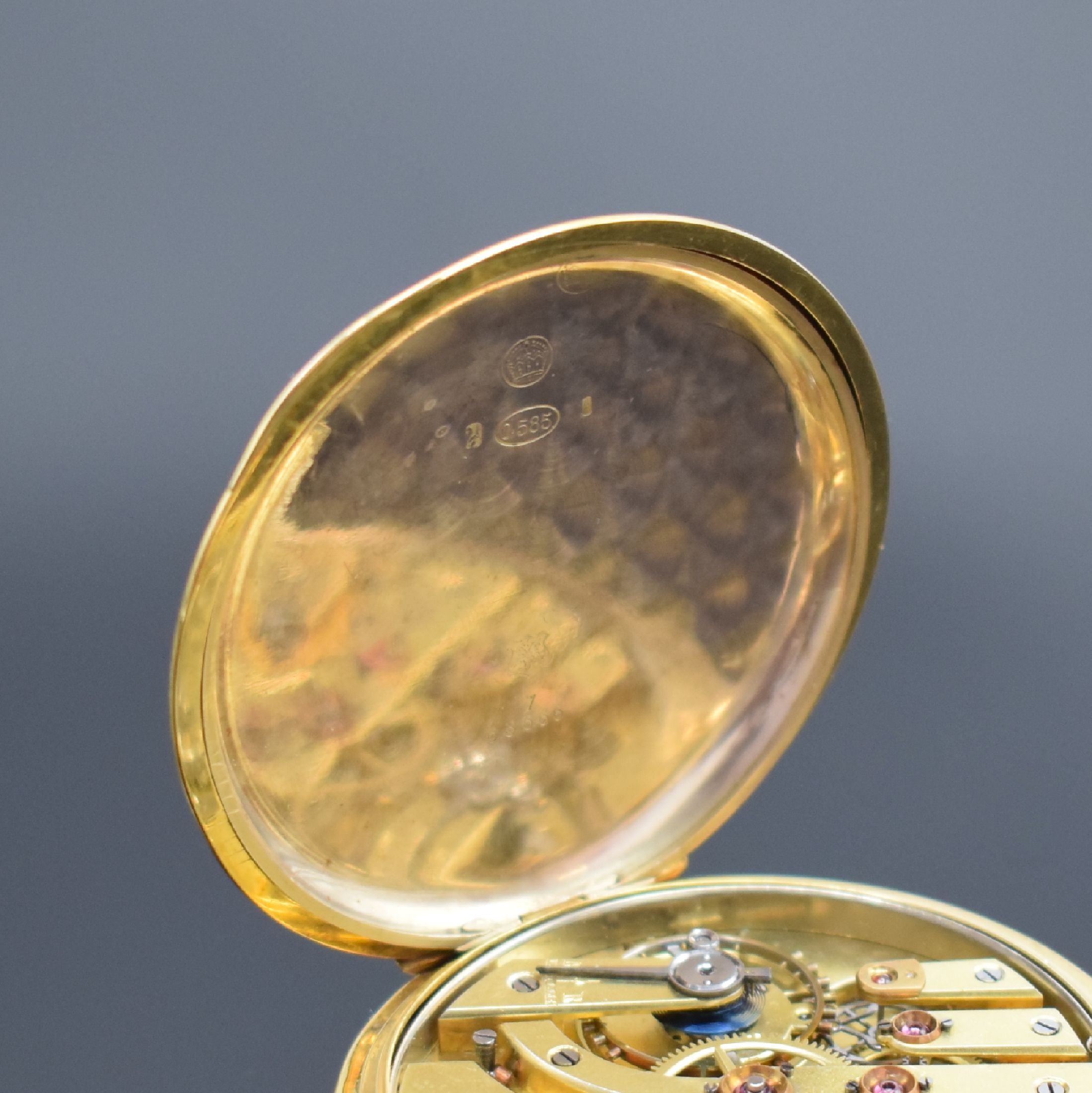 Detail f: Schwere Savonette in GG 585/000, Schweiz um 1900, 3-Deckel Goldgeh., Emailzifferbl. mit arab. Zahlen, Louis-Zeiger, verg. Ankerwerk m. Komp.-Unr., ...