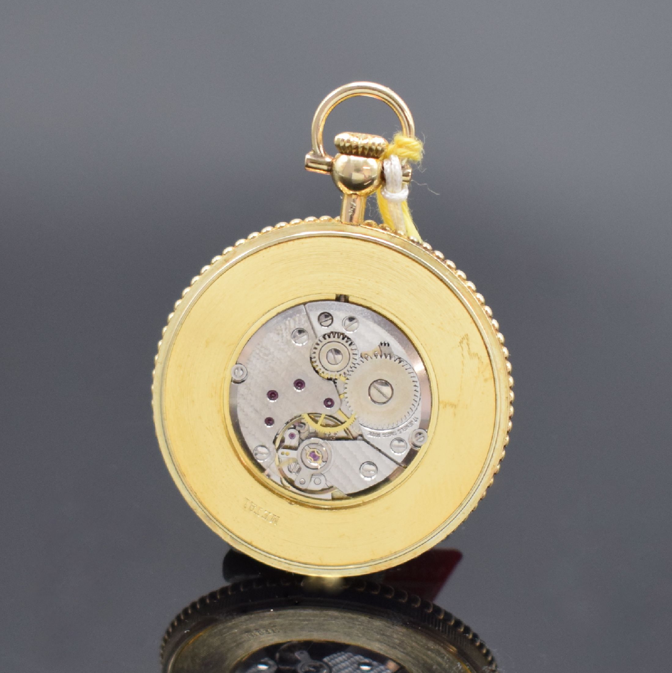 Detail b: DUGENA offene Taschenuhr in GG 585/000, Schweiz um 1985, Handaufzug, 3-teil. Gehäuse, Boden und Glasrand aufgedr., gold. Zifferbl. m. röm. Zahlen, ...