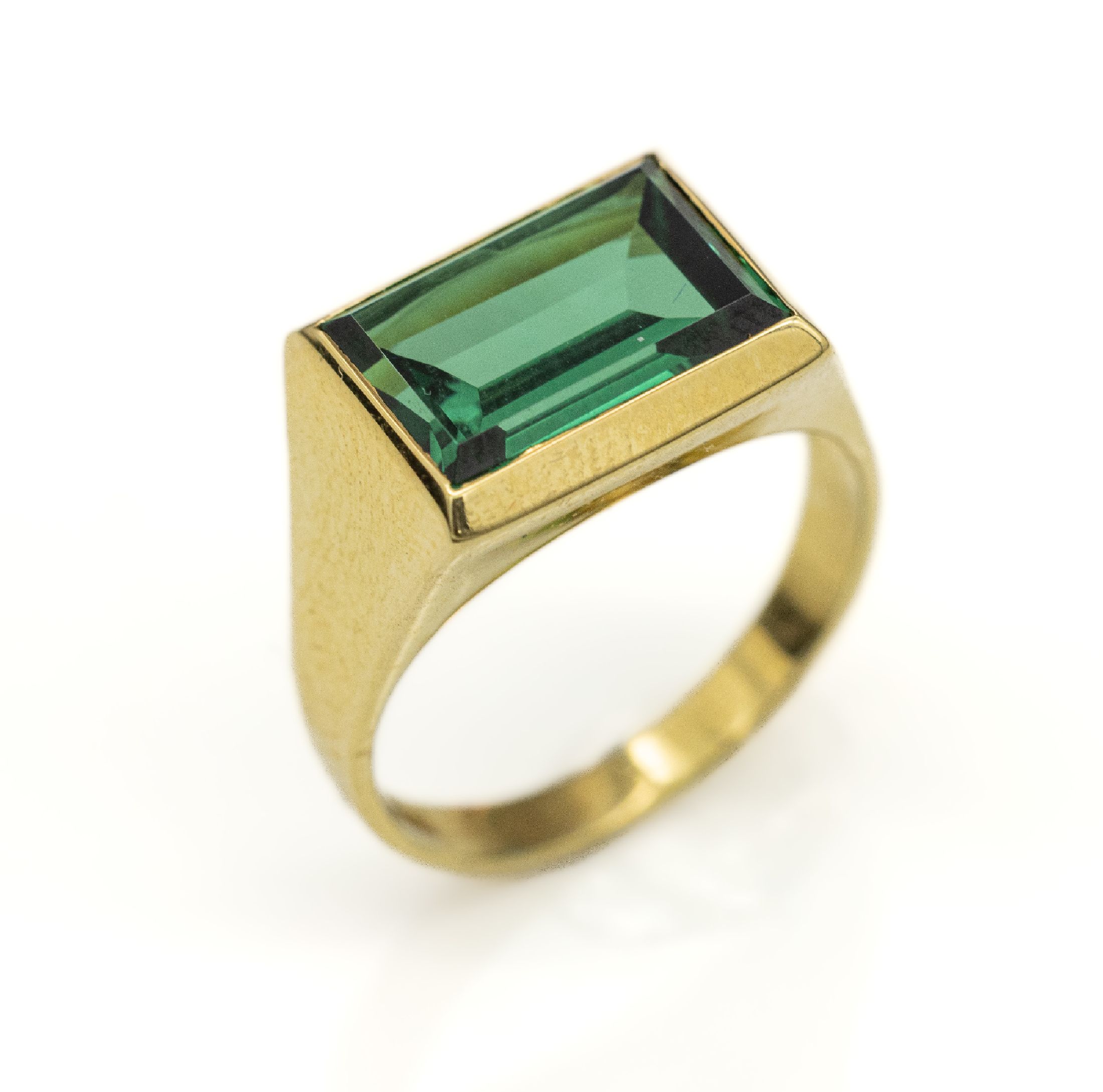 14 kt Gold Spinell-Ring, GG 585/000, grünernat. Spinell im Treppenschliff ca. 4.00 ct, RW57, ca. 6.2 g