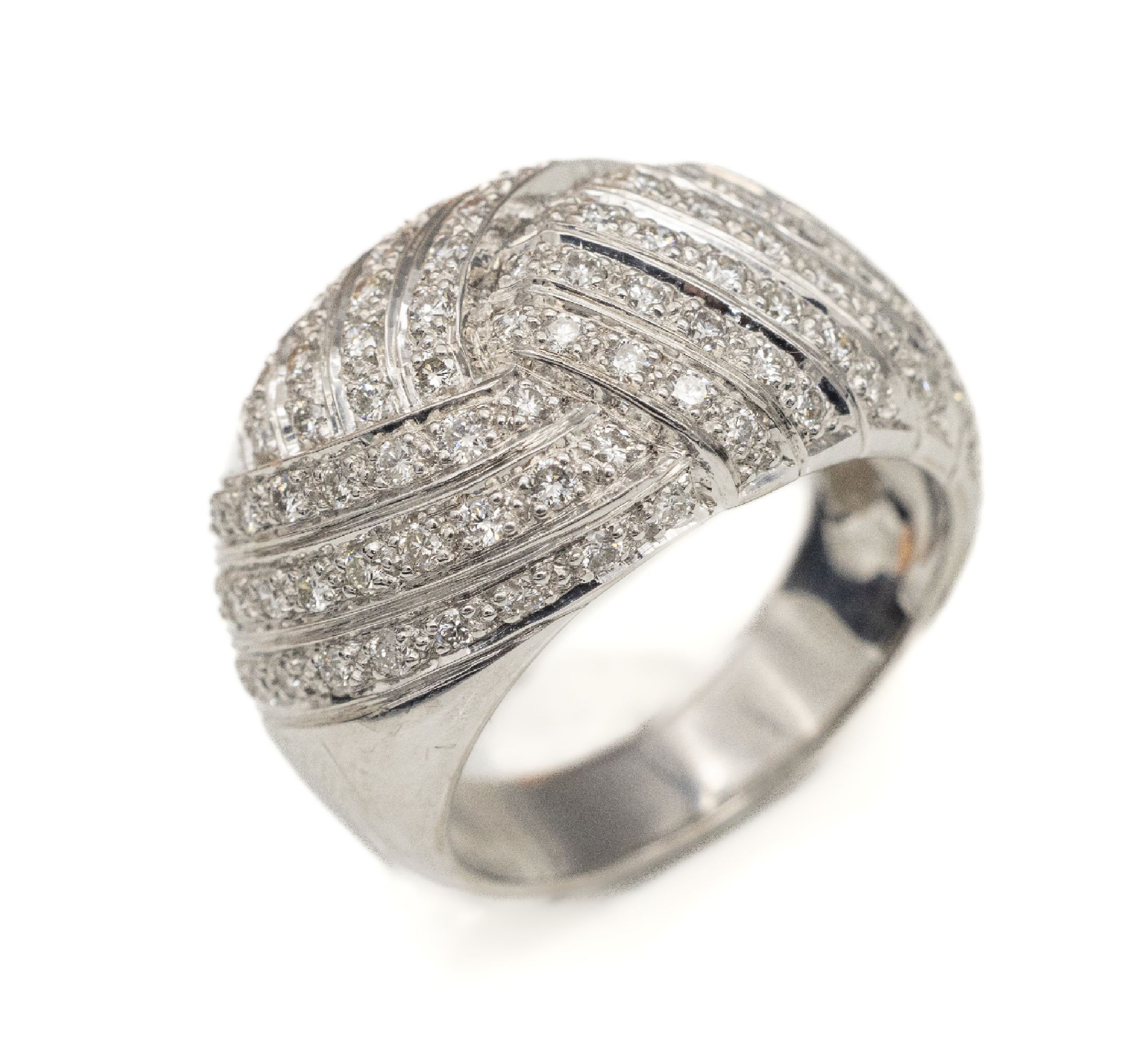 18 kt Gold Brillant-Ring, WG 750/000, 82 Brillanten zus. ca. 0.94 ct Weiß/si, RW 55, ca. 10.9 g