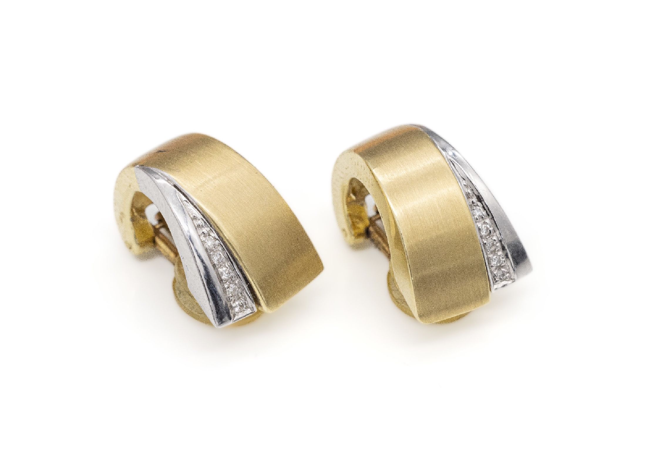 Paar 14 kt Gold Brillant-Ohrclips, GG/WG 585/000, 10 Brillanten zus. approx. 0.10 ct Weiß/si, ca. 9.7 g